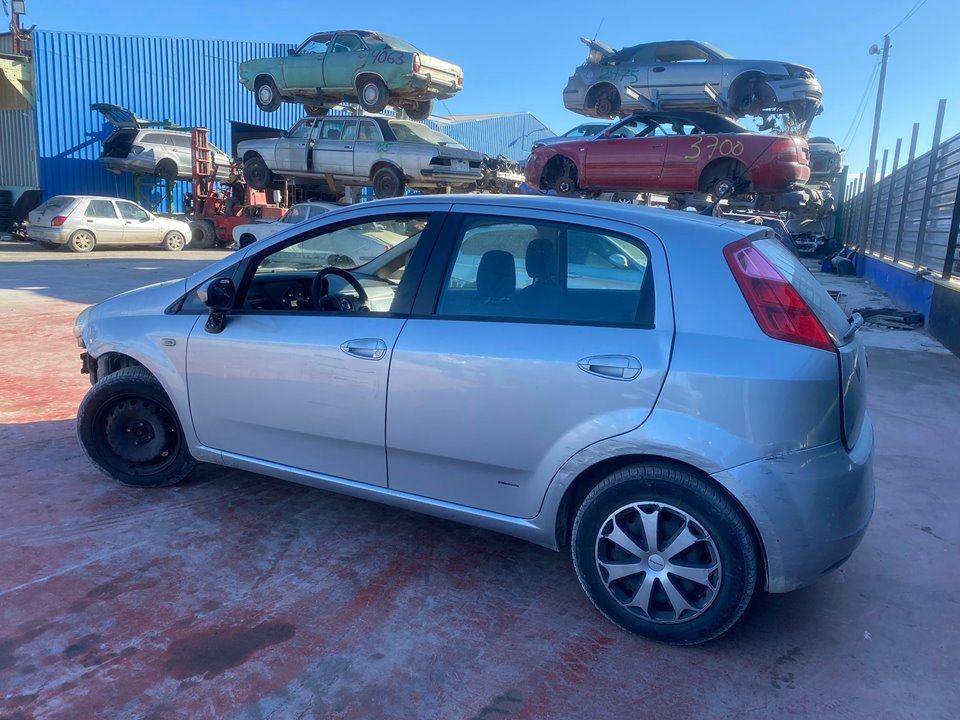 FIAT Punto 3 generation (2005-2020) Αριστερό μπροστινό φανάρι 89101387 22756493