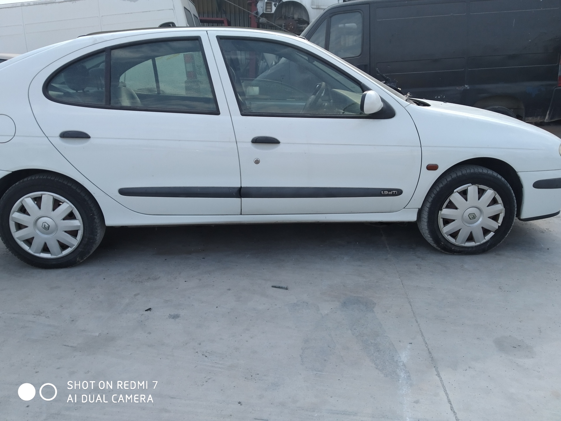 RENAULT Megane 1 generation (1995-2003) Priekinis dešinys žibintas 24893653