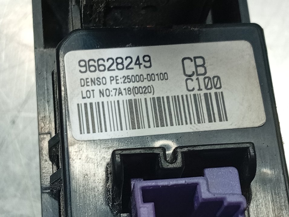 Commande autoradio 10HM-G 96628249 de Chevrolet Captiva (c100, c140) 2006-0 230 CV - pieza usada