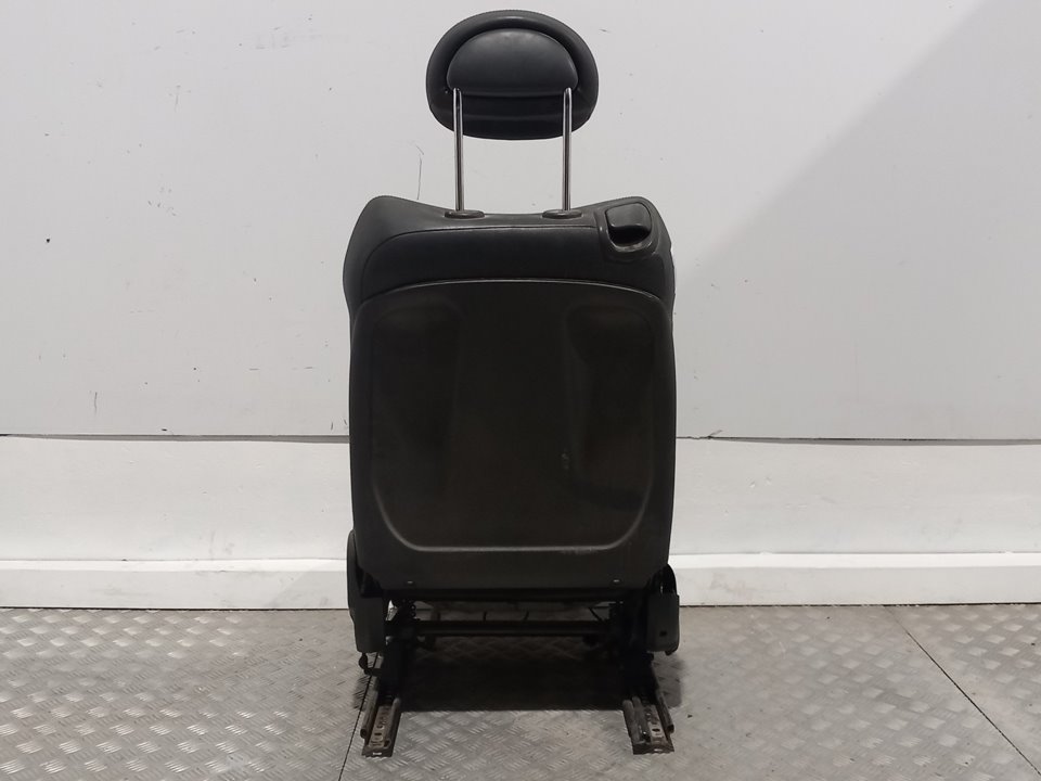 MERCEDES-BENZ C-Class W203/S203/CL203 (2000-2008) Front Right Seat 26587660