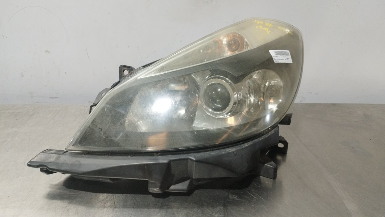 RENAULT Clio 3 generation (2005-2012) Front Left Headlight 8200261610 24939750