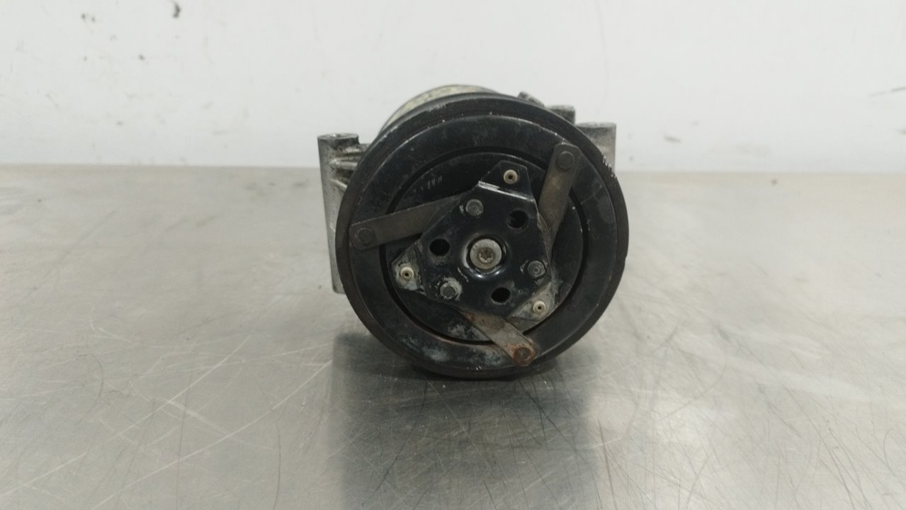 RENAULT Megane 2 generation (2002-2012) Hасос кондиционера 8200053264 24936184