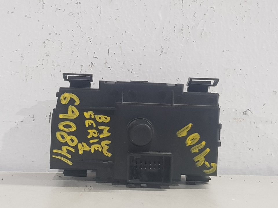 BMW 1 Series E81/E82/E87/E88 (2004-2013) Headlight Switch Control Unit 6932794 22757935