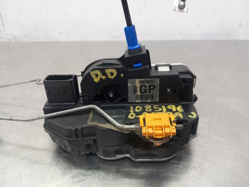 Türschloss vorne rechts B16DTL 13579523 de Opel Astra j (p10) 2009-2015 - pieza usada