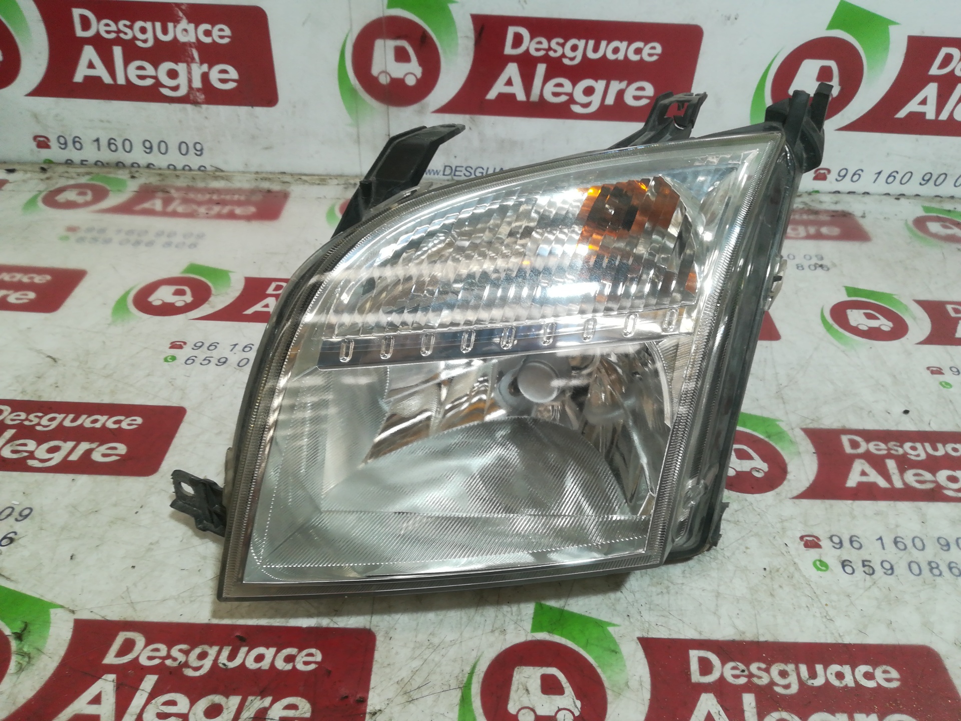 FORD Fusion 1 generation (2002-2012) Front Left Headlight 24689700 24811292