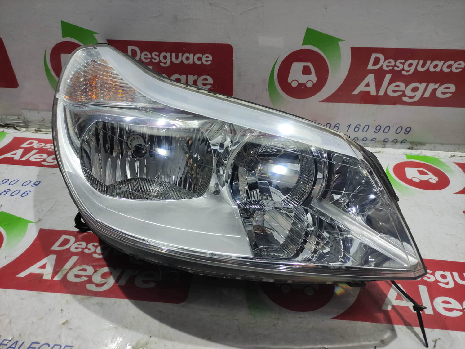 CITROËN C5 1 generation (2001-2008) Front Right Headlight 9650055880 24798260