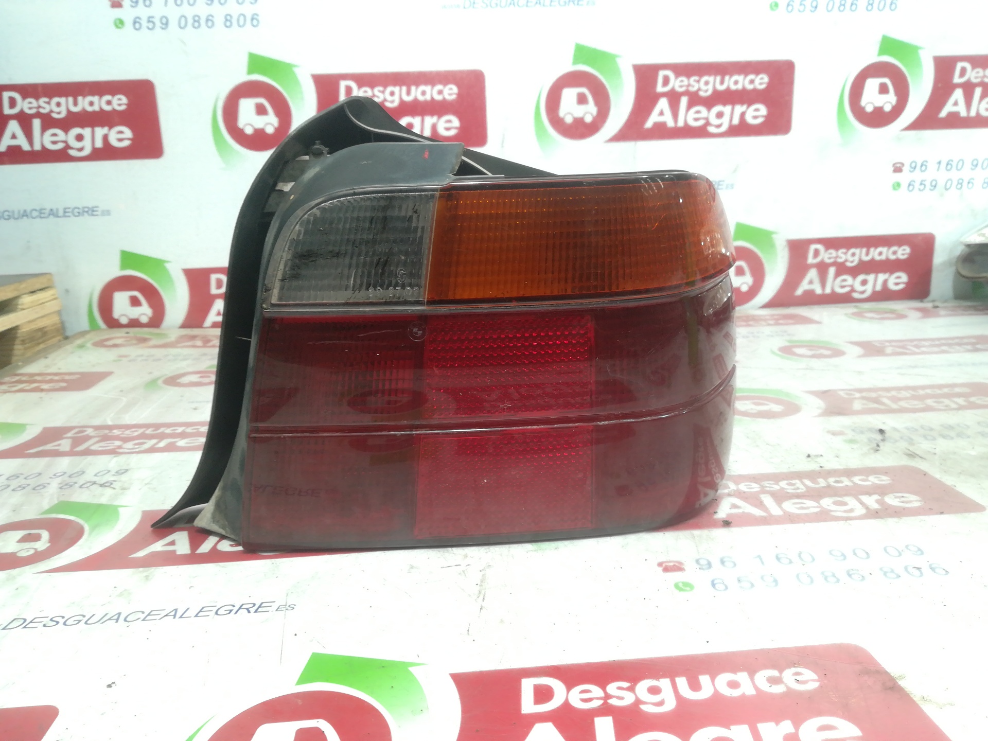 BMW 3 Series E36 (1990-2000) Rear Right Taillight Lamp 29270204 24859492