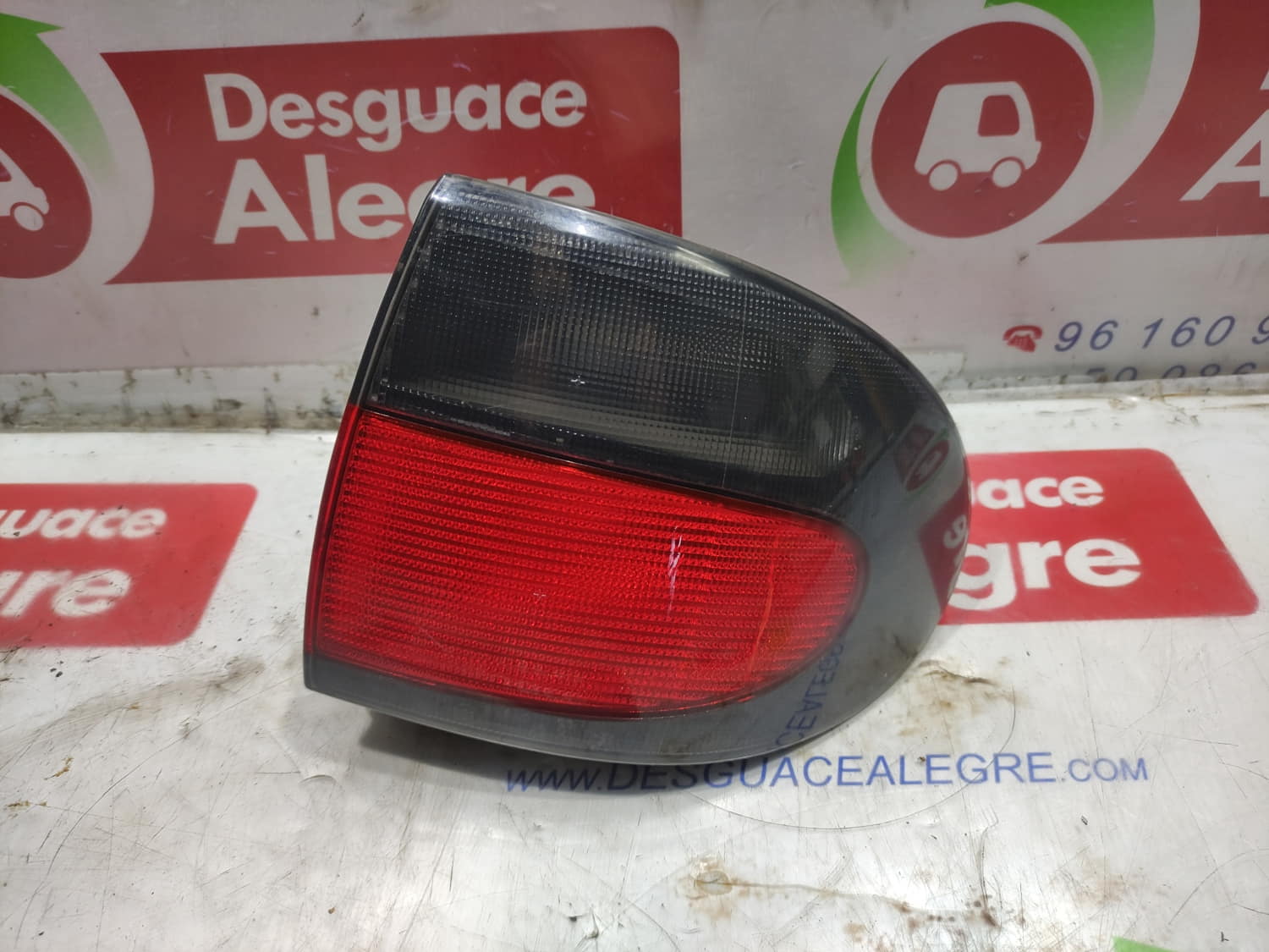 RENAULT Megane 2 generation (2002-2012) Galinis dešinys žibintas 7700838531 24800680