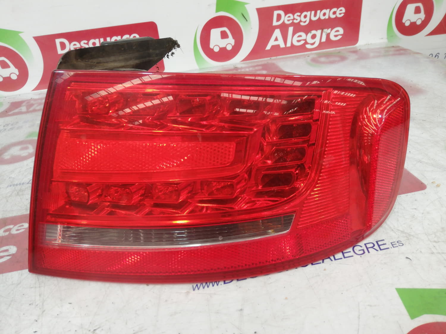 AUDI A4 B8/8K (2011-2016) Rear Right Taillight Lamp 8K5945096D 24802672