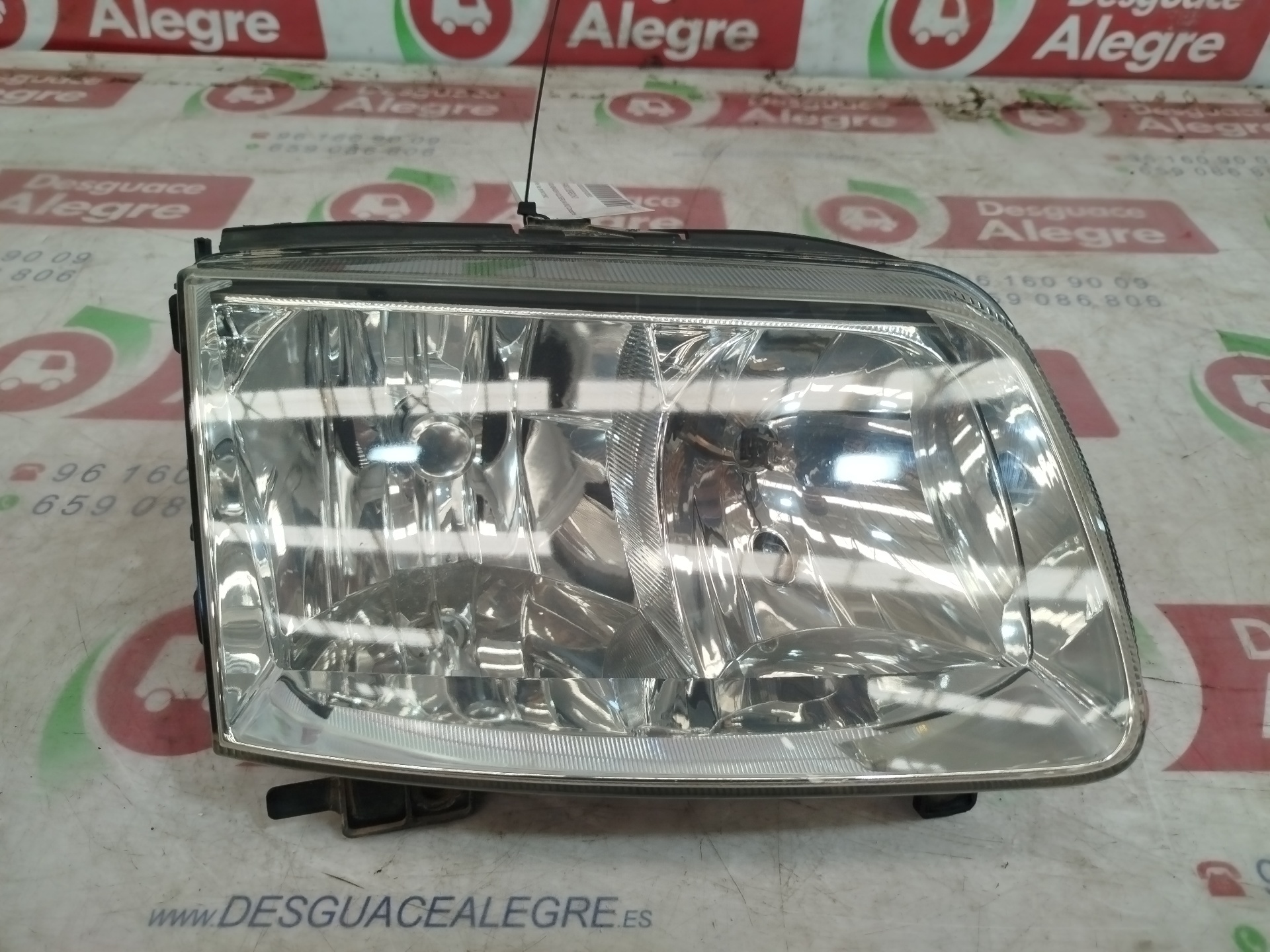 VOLKSWAGEN Polo 3 generation (1994-2002) Front Right Headlight 6N1941C16AD 24985744