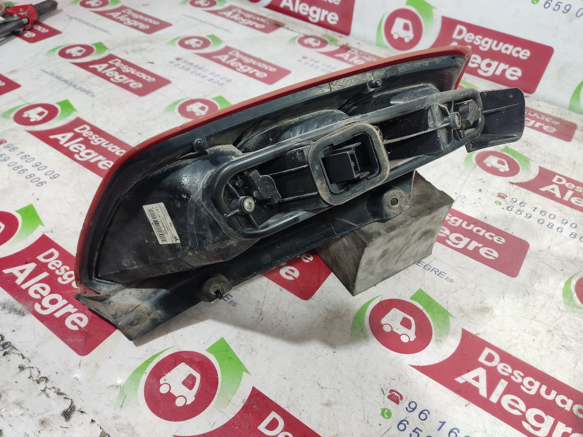 FIAT Punto 3 generation (2005-2020) Rear Right Taillight Lamp 517015900 24859471