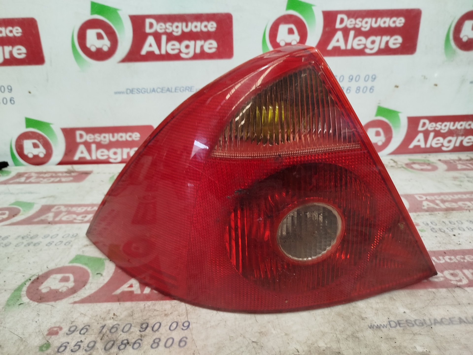 FORD Mondeo 3 generation (2000-2007) Rear Left Taillight 1S7X13N 24854326