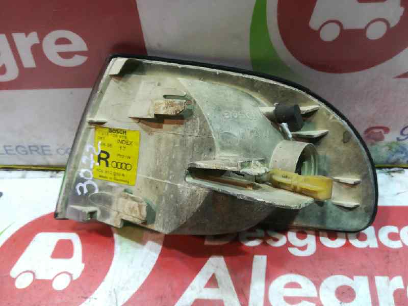 AUDI Front Right Fender Turn Signal 8D0953050A 24793247