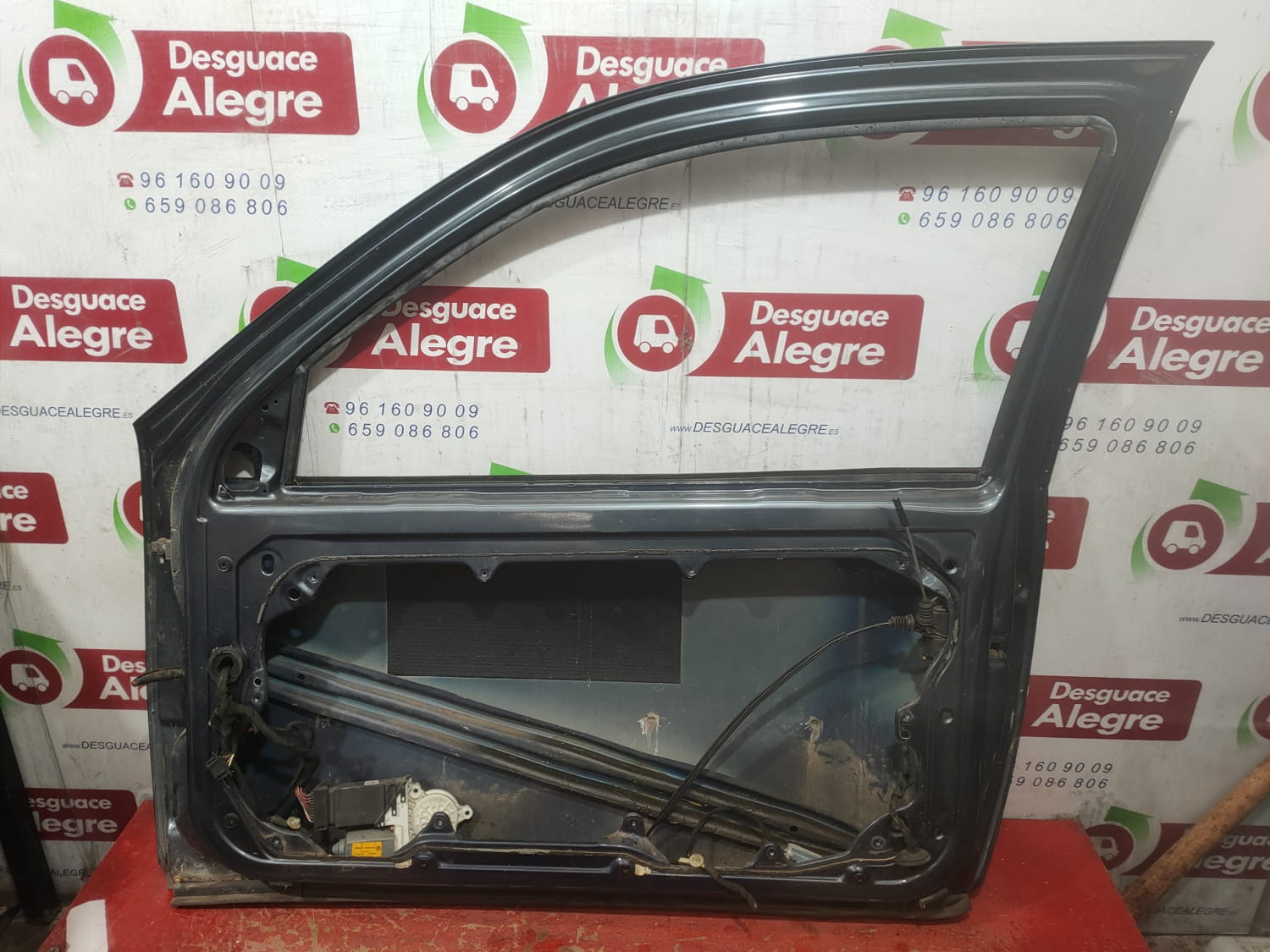 VOLKSWAGEN Golf 4 generation (1997-2006) Front Right Door 24806699