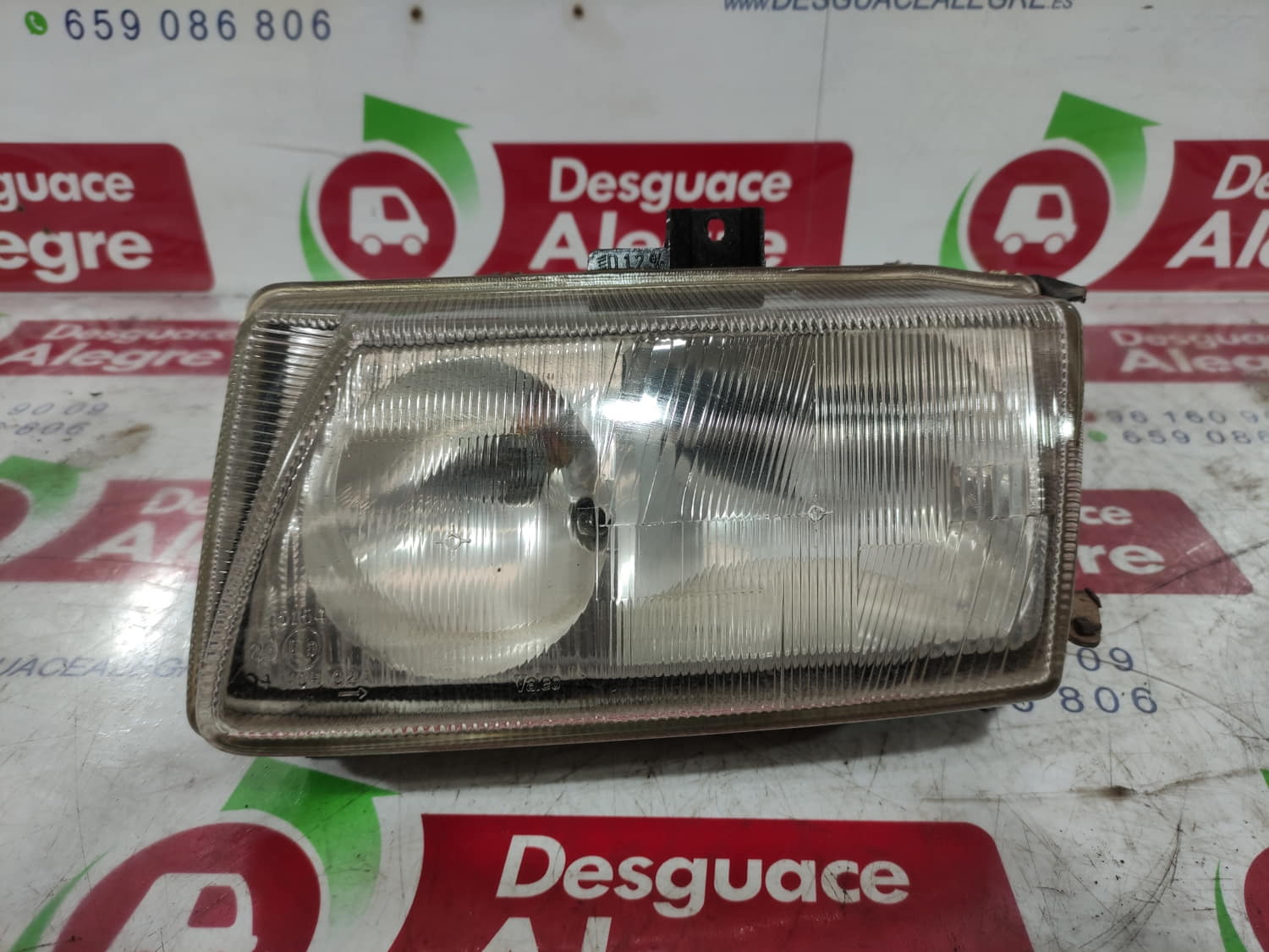 SEAT Cordoba 1 generation (1993-2003) Front Left Headlight 24801920