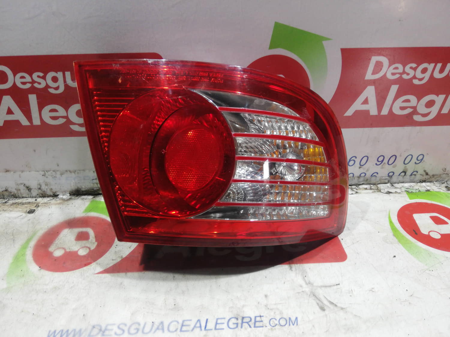 HYUNDAI Elantra XD (2000-2010) Oikea takavalo 24799793