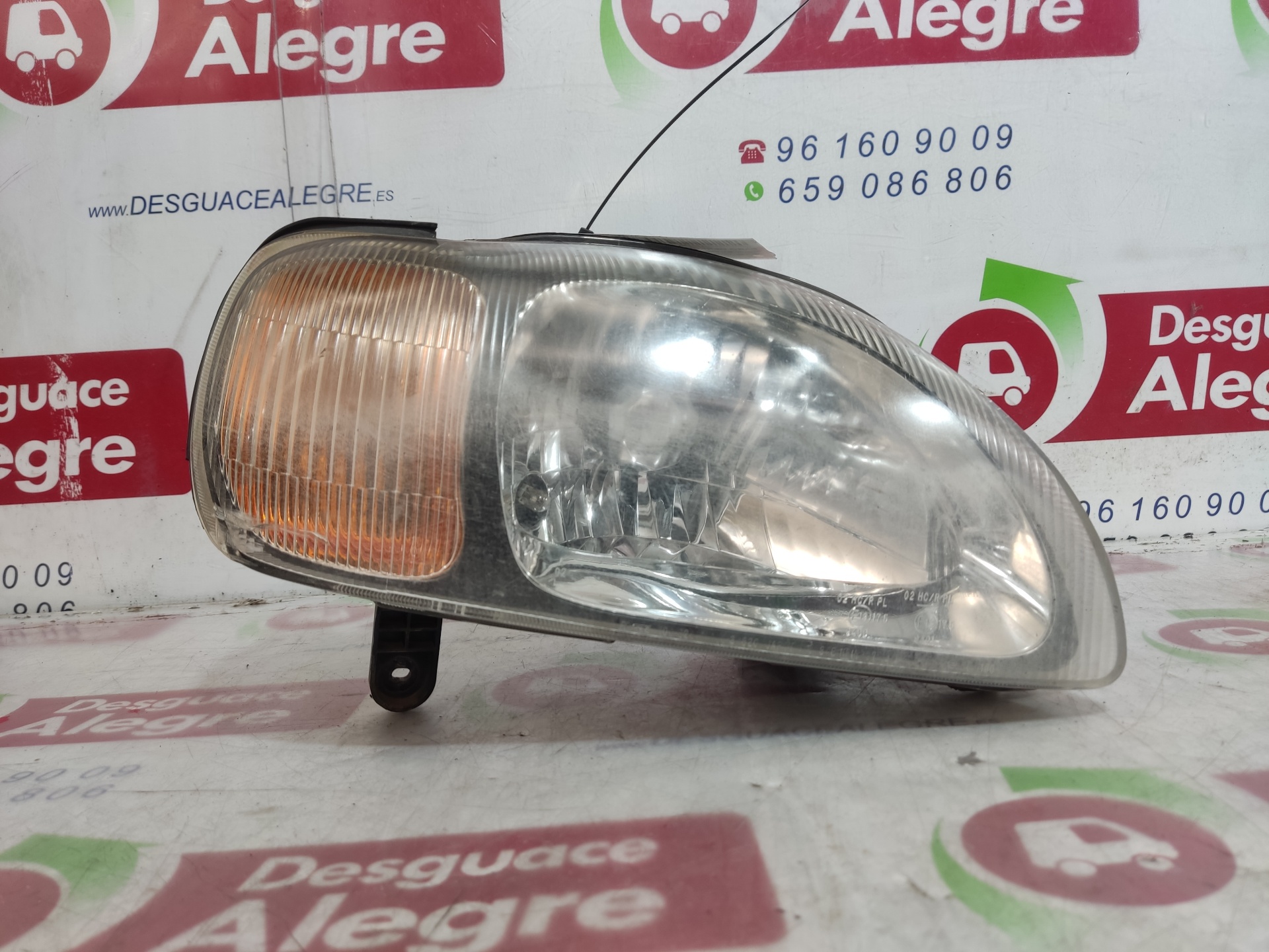 SUZUKI Phare avant droit 10032617 24859571