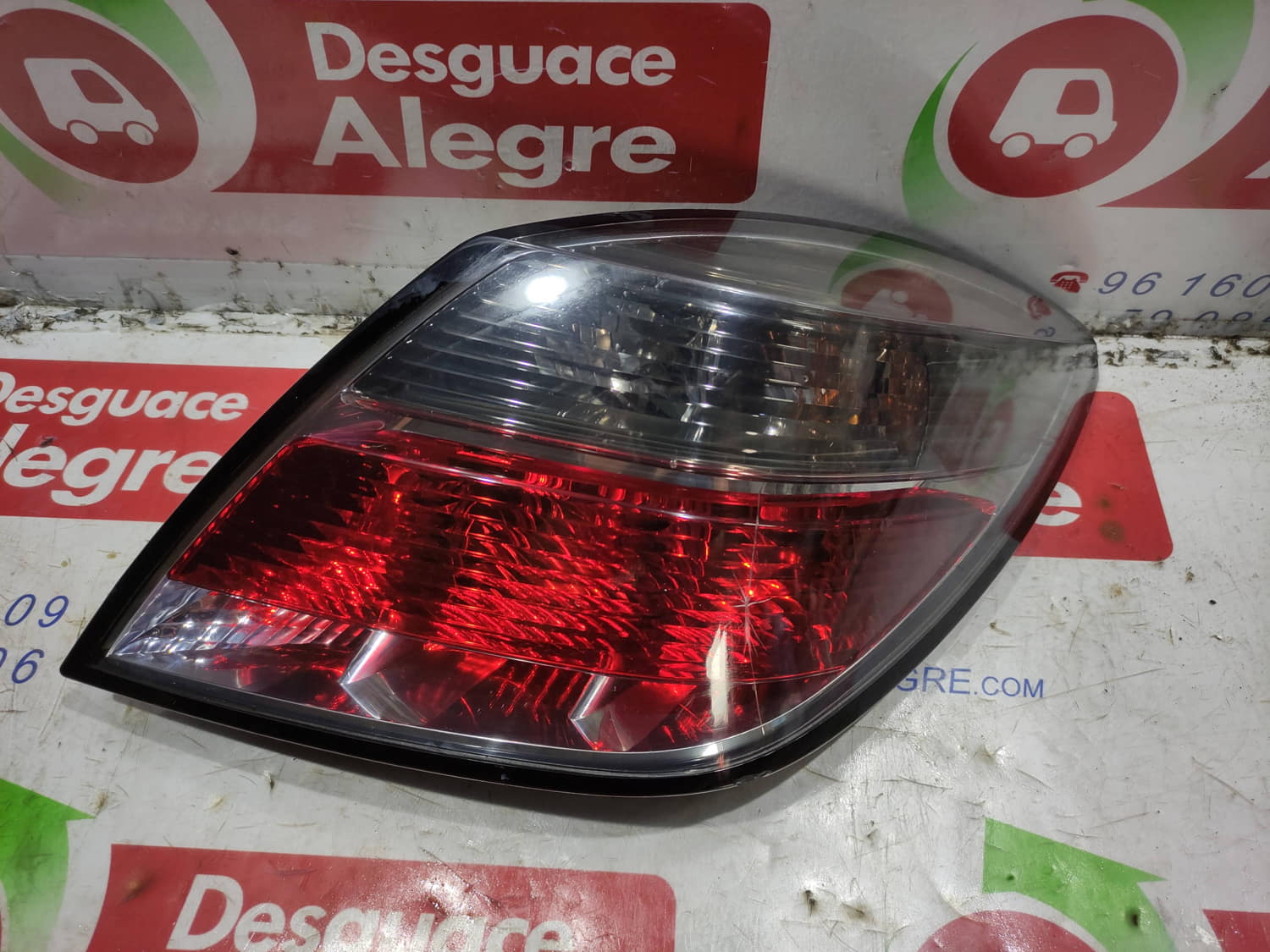 OPEL Astra H (2004-2014) Rear Right Taillight Lamp 342691834 24799991