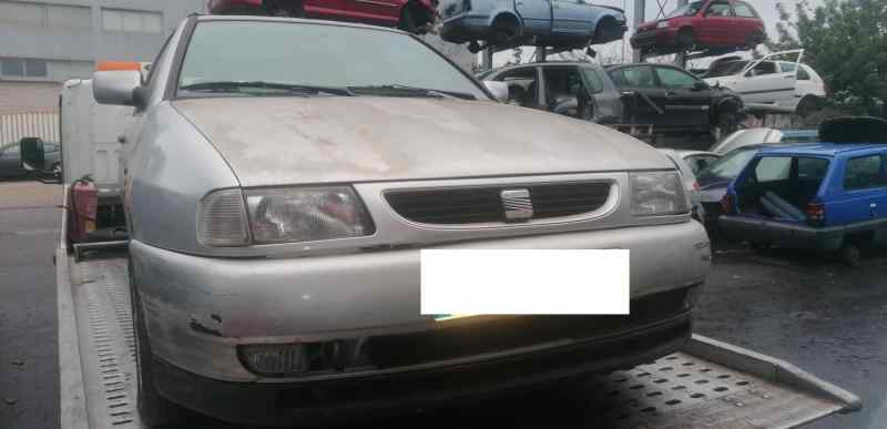 SEAT Cordoba 1 generation (1993-2003) Priekinis dešinys sparno posūkio žibintas (posūkis) 6K5953050B 24793444