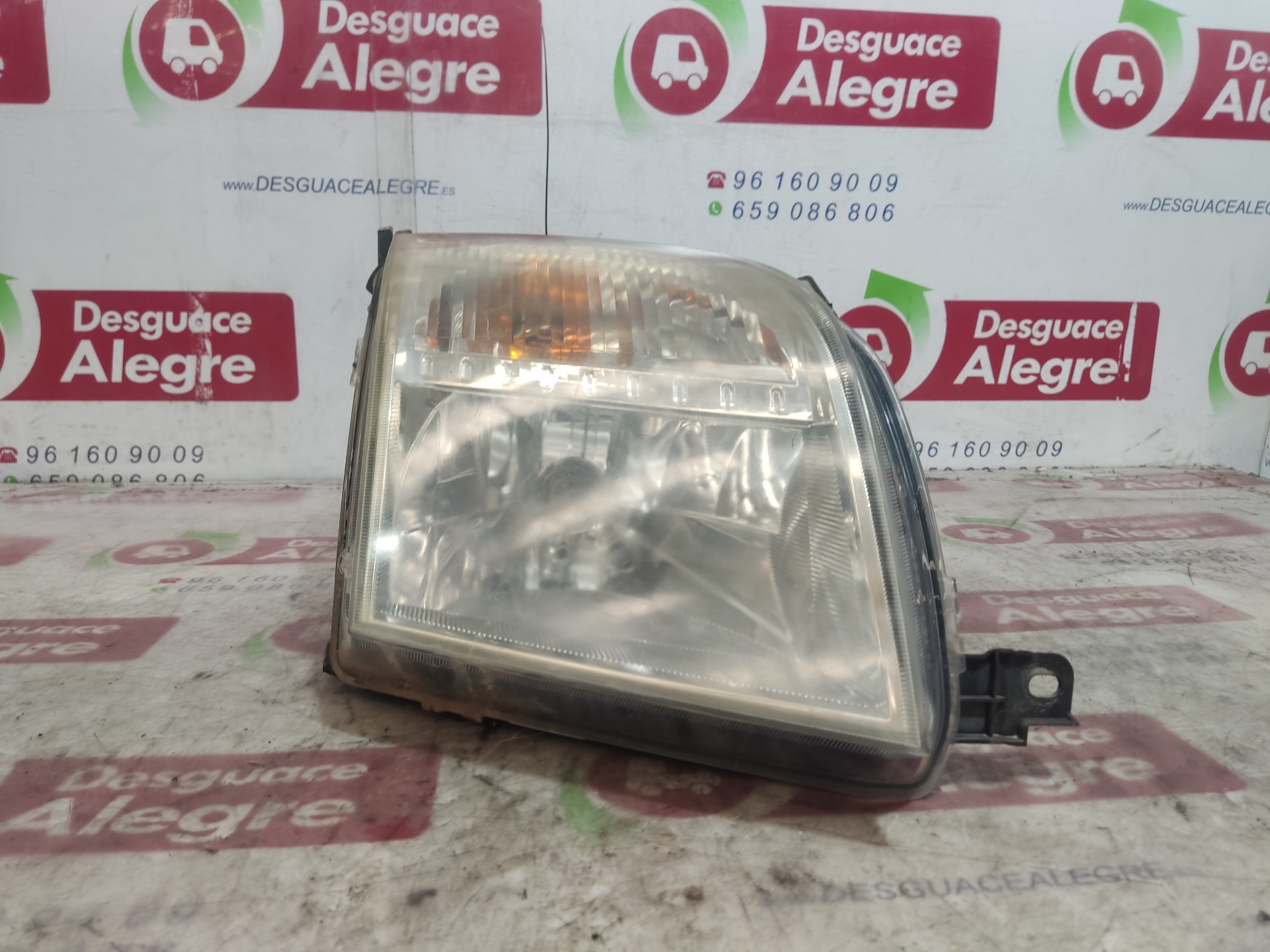 FORD Front Right Headlight 24689800 24811827