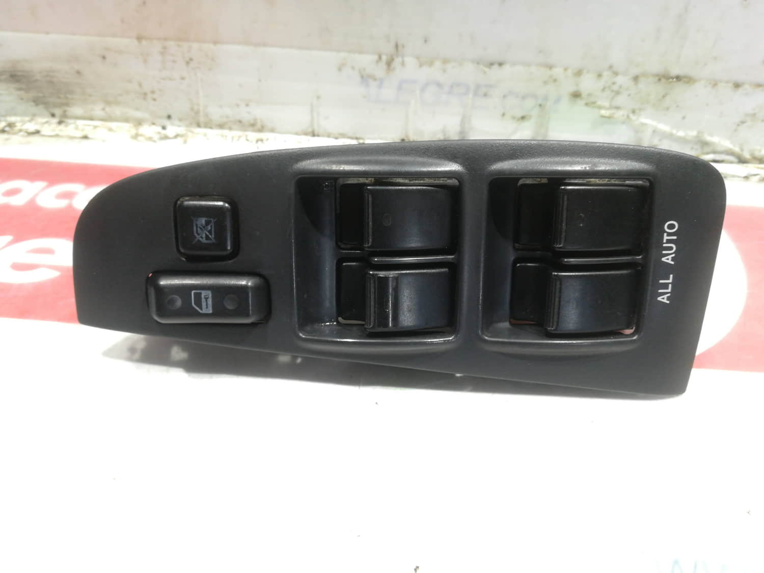 TOYOTA Avensis 2 generation (2002-2009) Front Left Door Window Switch 37168A168B03 24798405