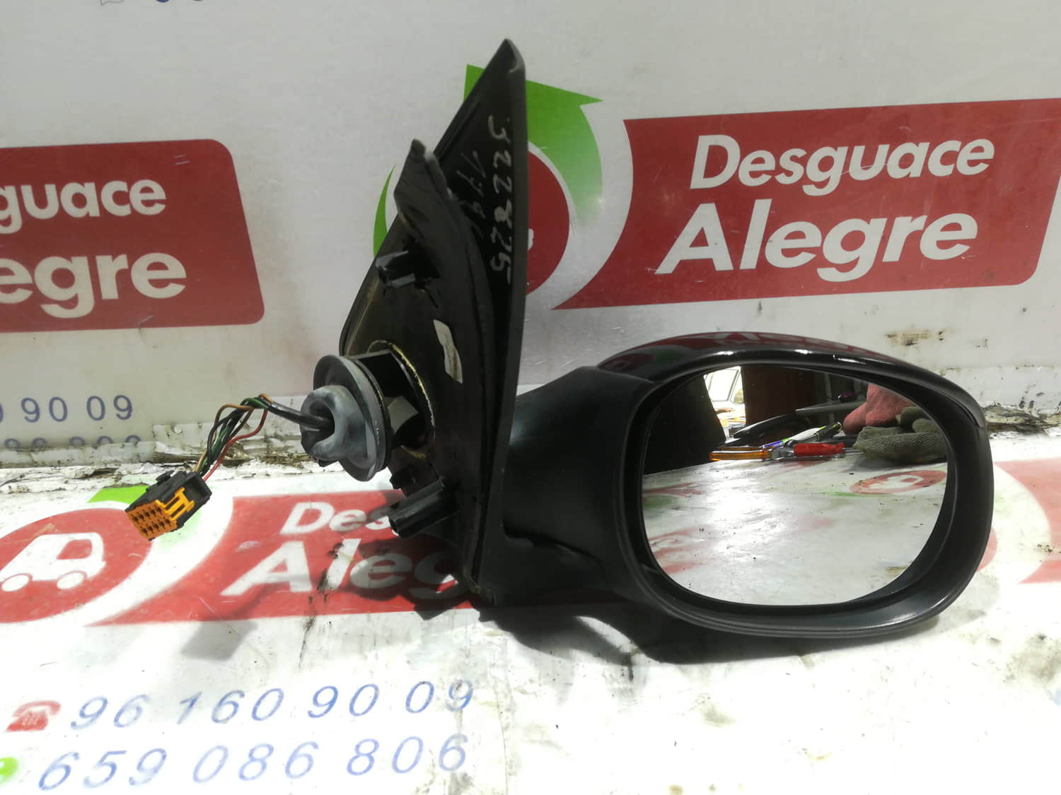 PEUGEOT 206 2 generation (2009-2013) Right Side Wing Mirror 24838631