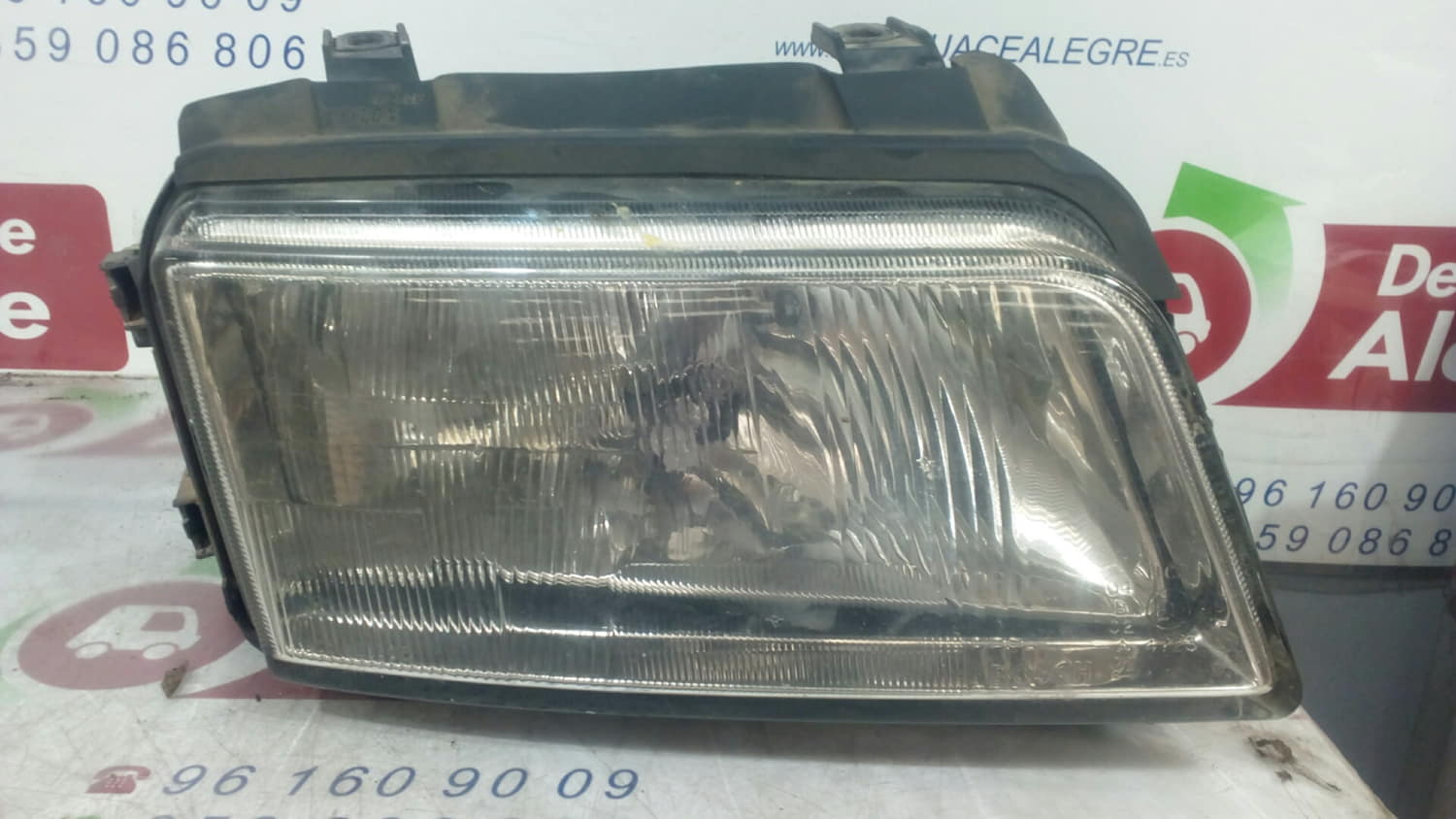 AUDI A4 B5/8D (1994-2001) Фара передняя правая 8D0941004E 24803849