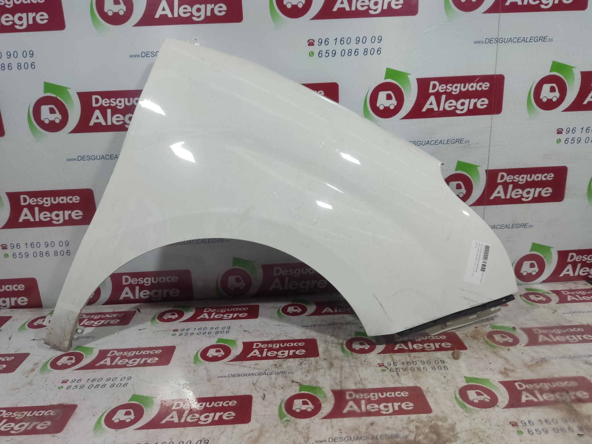 OPEL Combo D (2011-2020) Front Right Fender 24857795