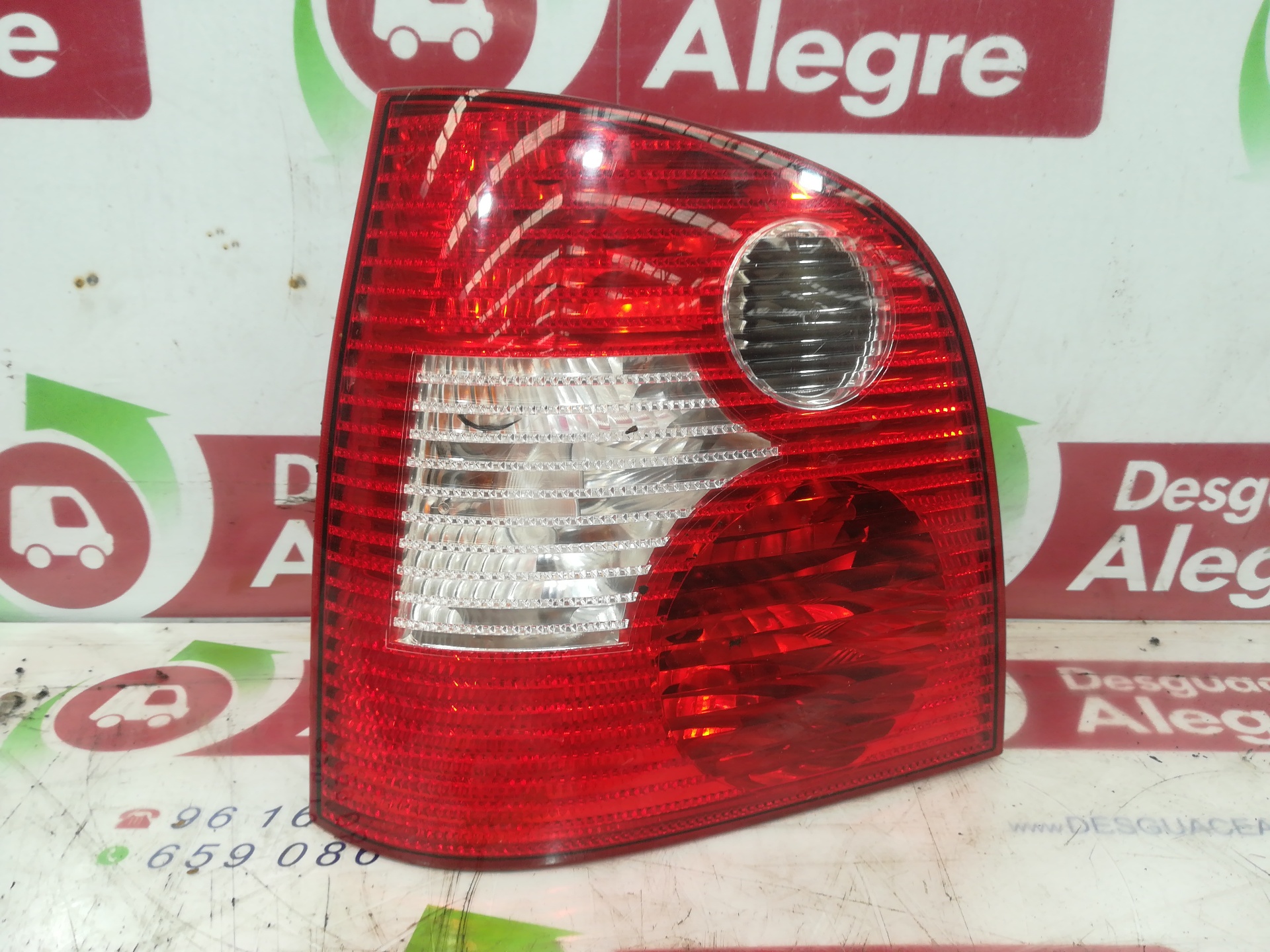 VOLKSWAGEN Polo 4 generation (2001-2009) Rear Left Taillight 6Q6945257A 24810066