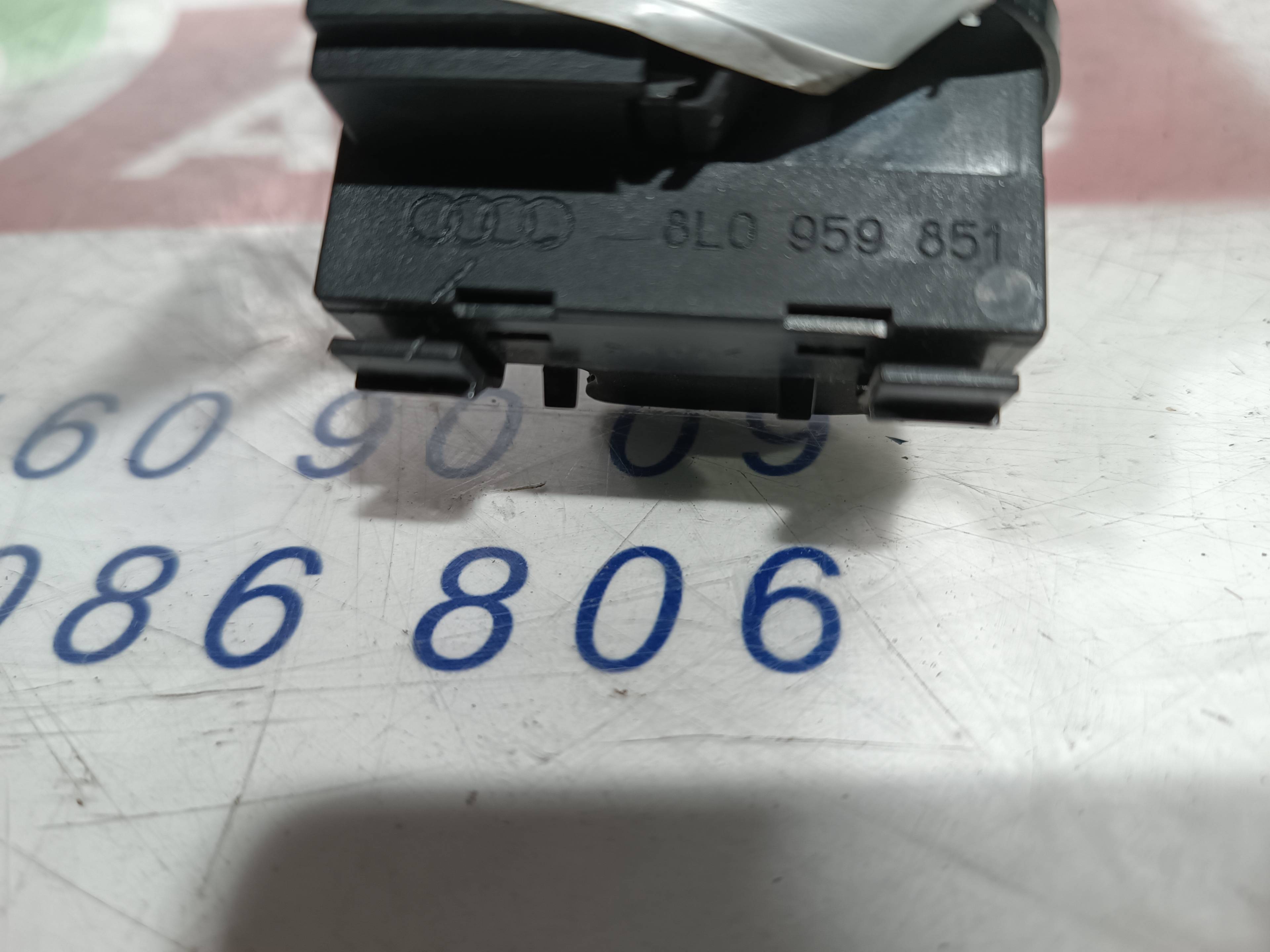 AUDI A3 8L (1996-2003) Front Left Door Window Switch 8L0959851 24812374