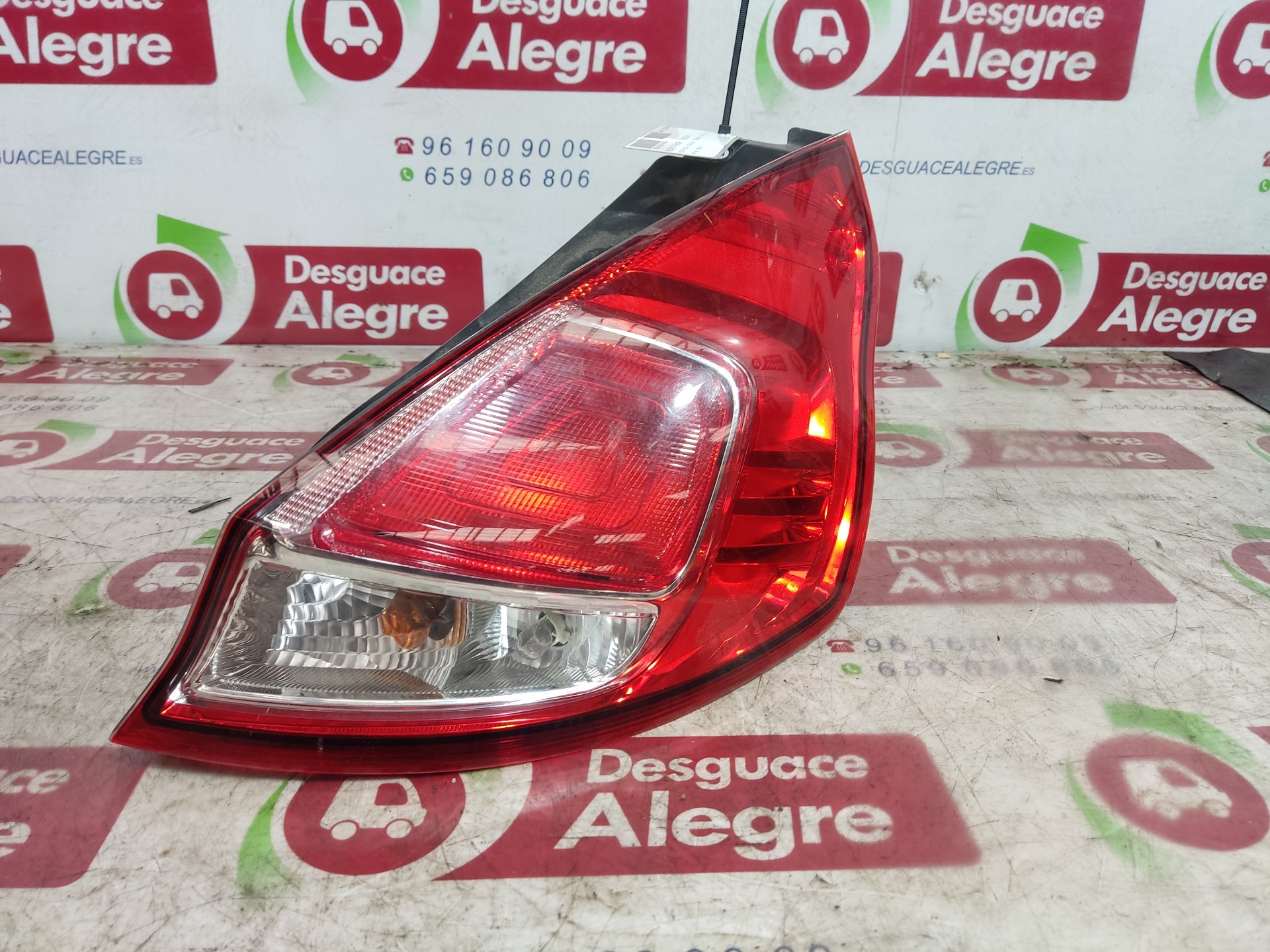 HYUNDAI Fiesta 5 generation (2001-2010) Feu arrière droit 1090041 24814112