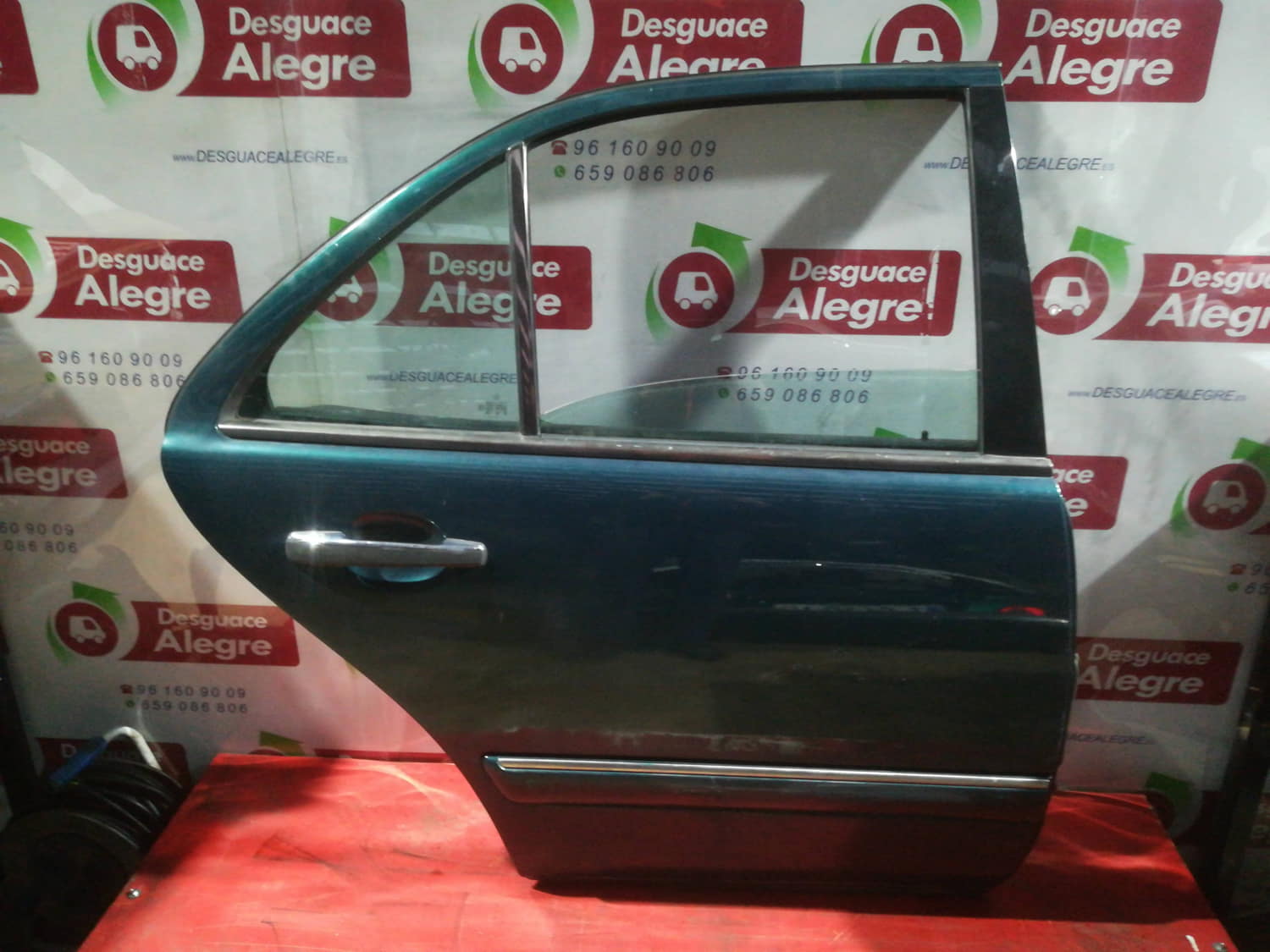 CITROËN E-Class W210 (1995-2002) Rear Right Door 210730240528 24800357