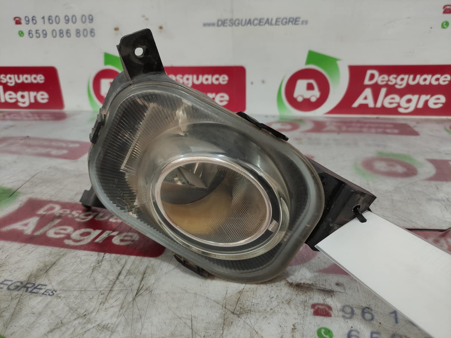 OPEL Corsa D (2006-2020) Front Right Fog Light 301392437 24803125