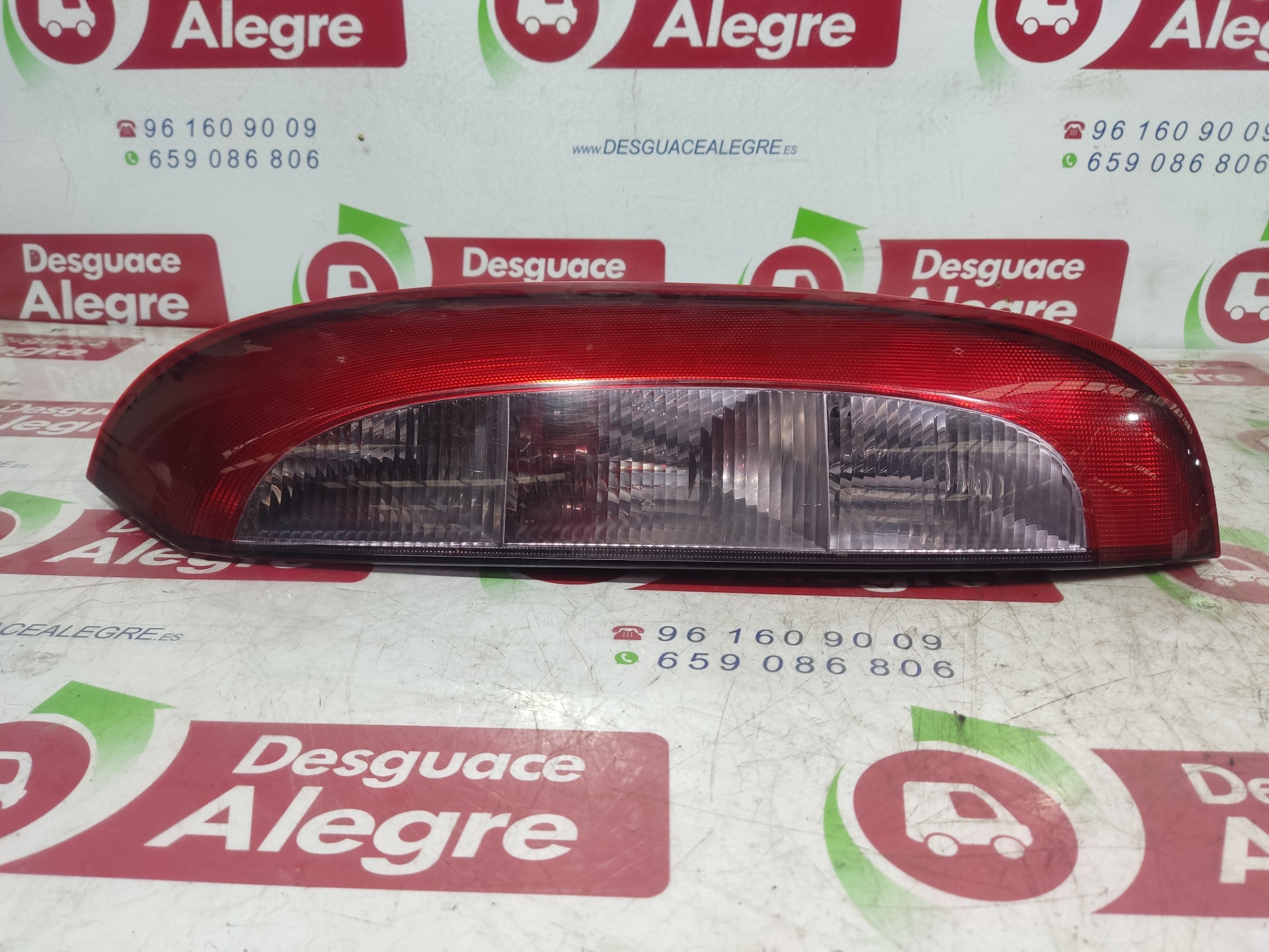 OPEL Corsa C (2000-2006) Rear Right Taillight Lamp 89302181 24857890