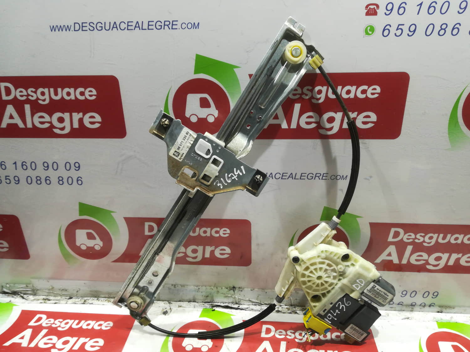 CITROËN C4 1 generation (2004-2011) Front Right Door Window Regulator 9681574880 24798355