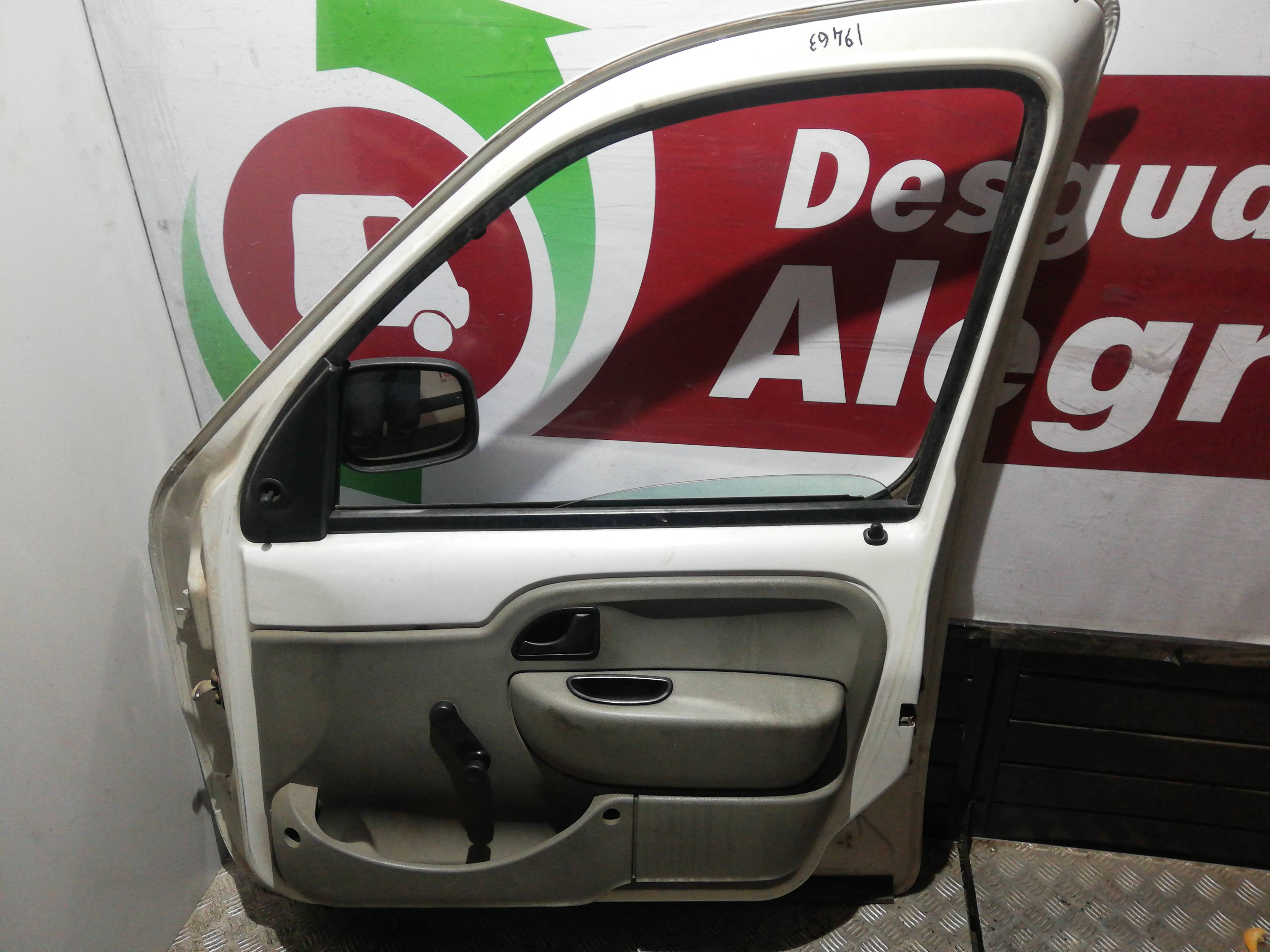 RENAULT Kangoo 1 generation (1998-2009) Front Right Door 24798096