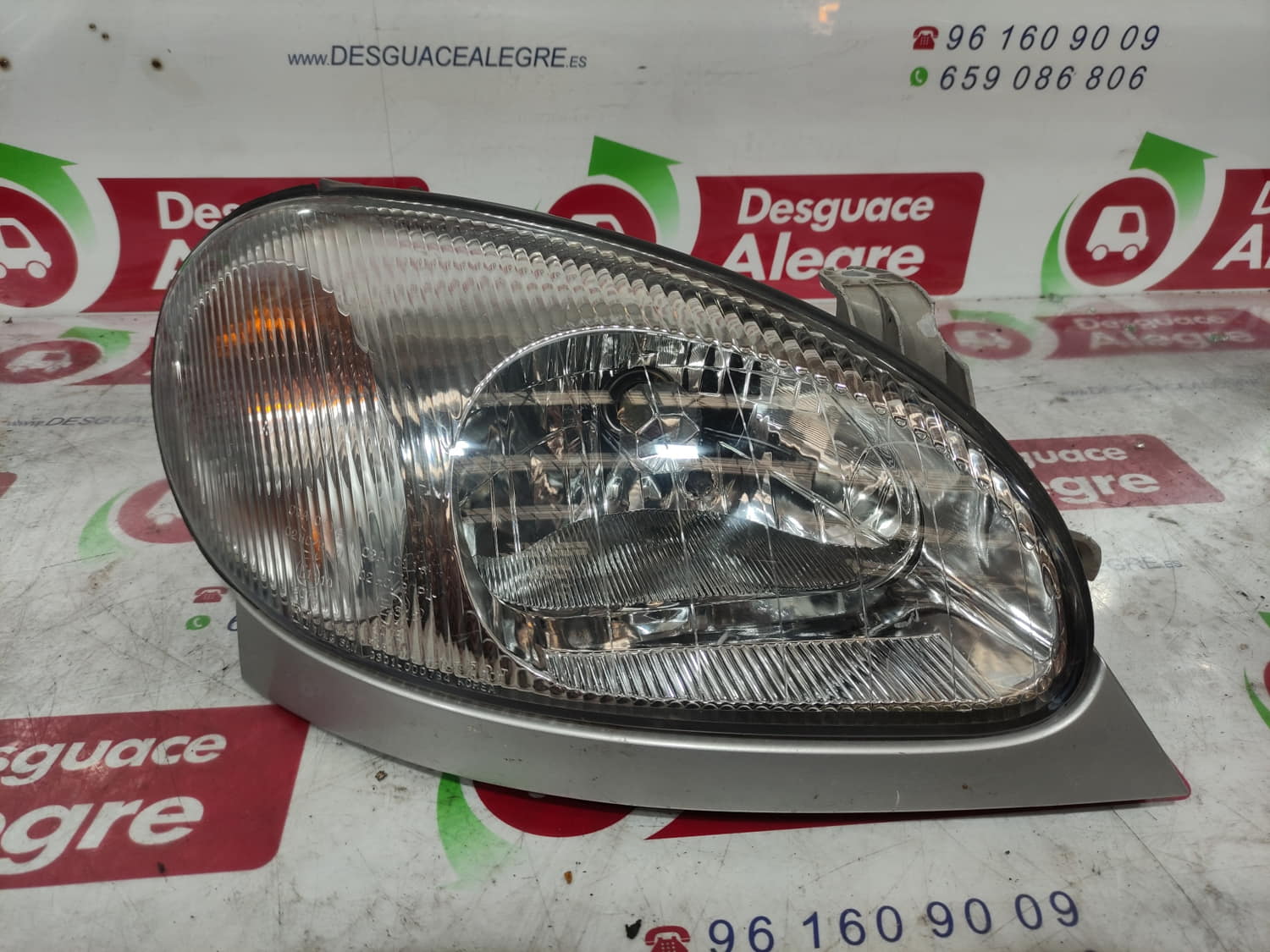 DAEWOO Lanos T100 (1997-2008) Front Right Headlight 24801832