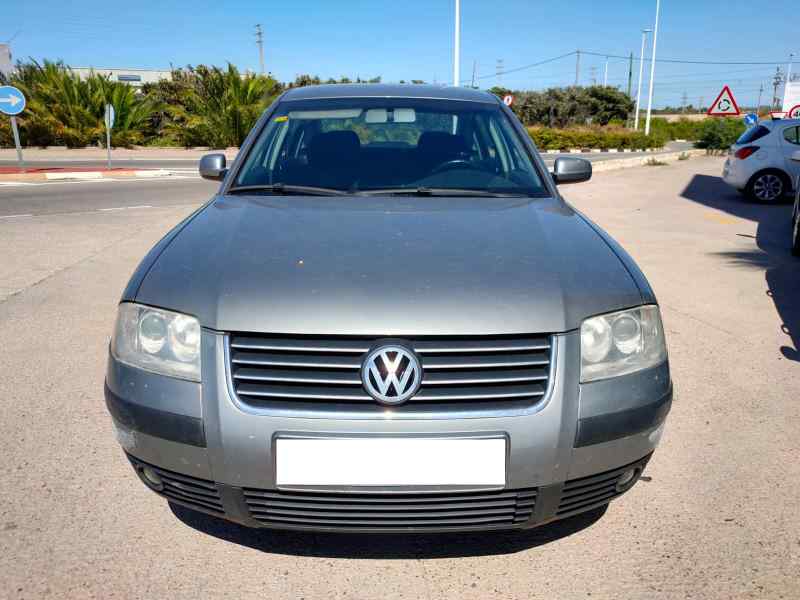 VOLKSWAGEN Passat B5 (1996-2005) Vasemman puolen siipipeili 3B0857933 24801789