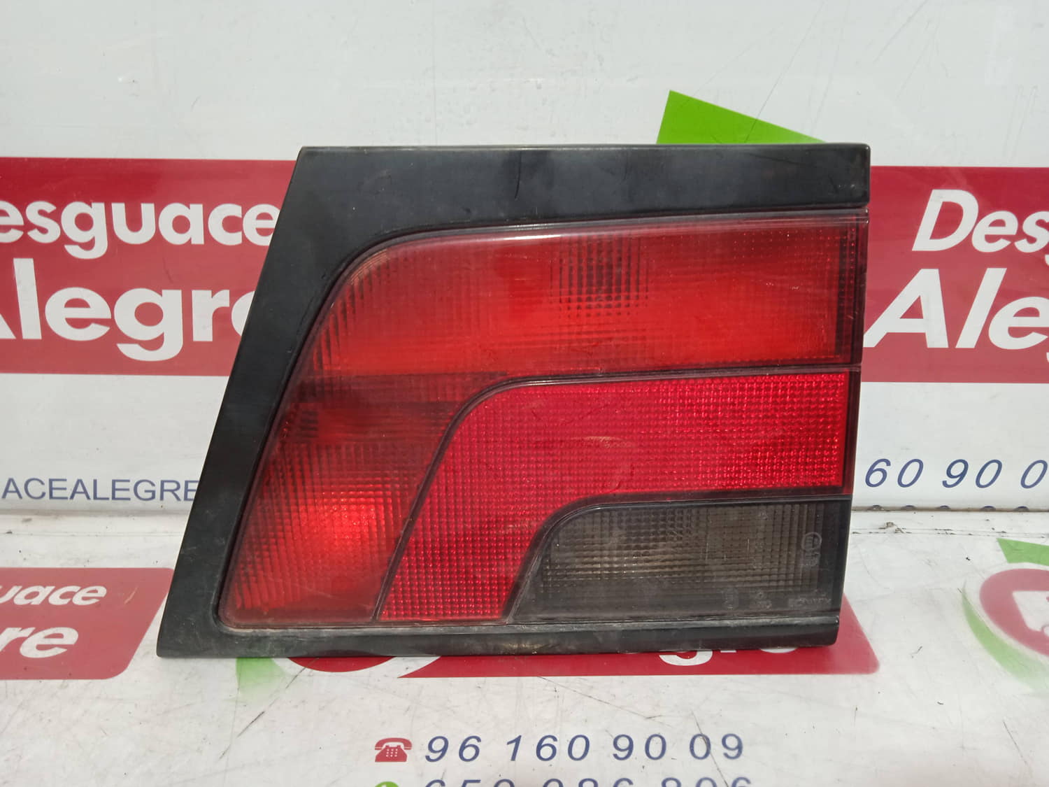 PEUGEOT 806 221 (1994-2002) Rear Right Taillight Lamp 24805393