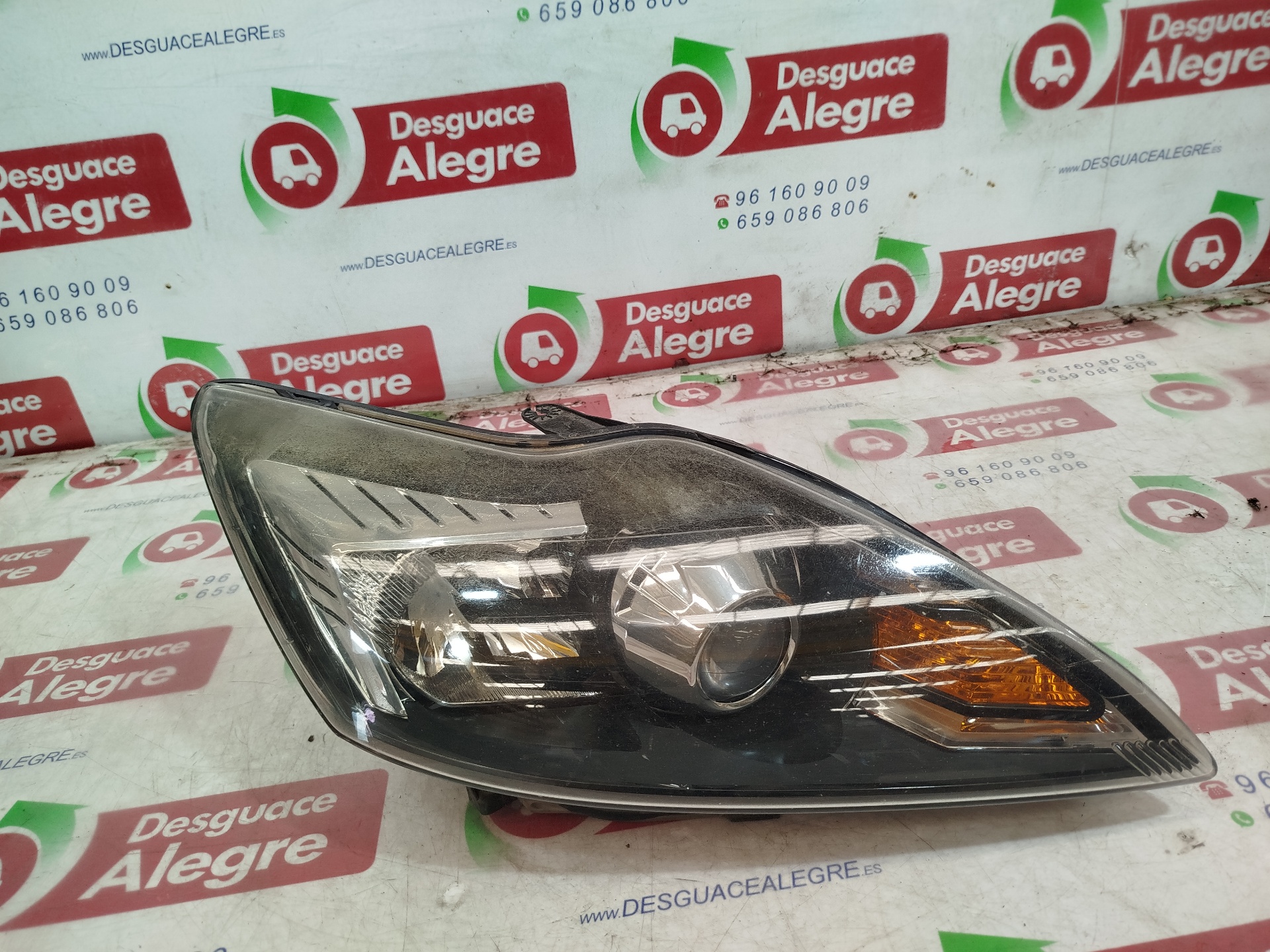 FORD Focus 2 generation (2004-2011) Front Right Headlight 8M5113D154 24773865