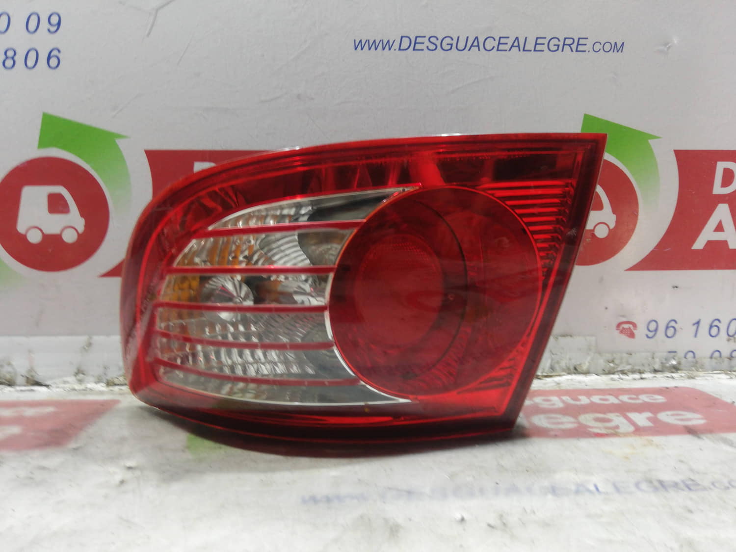 HYUNDAI Elantra XD (2000-2010) Rear Left Taillight 24799833