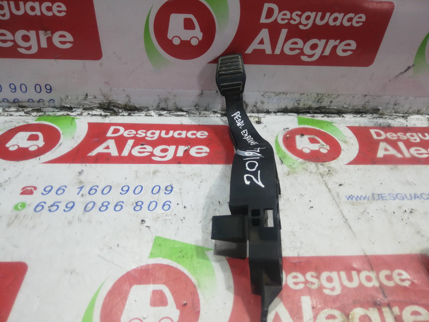 FORD Clutch Pedal 2S617520 24799801