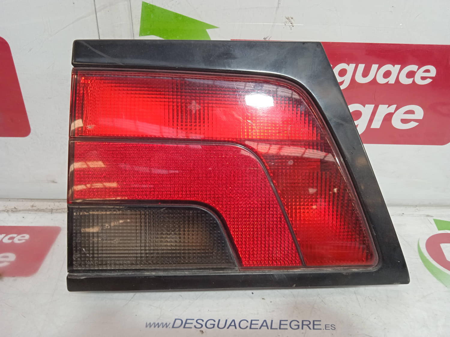 PEUGEOT 806 221 (1994-2002) Rear Left Taillight 24805336