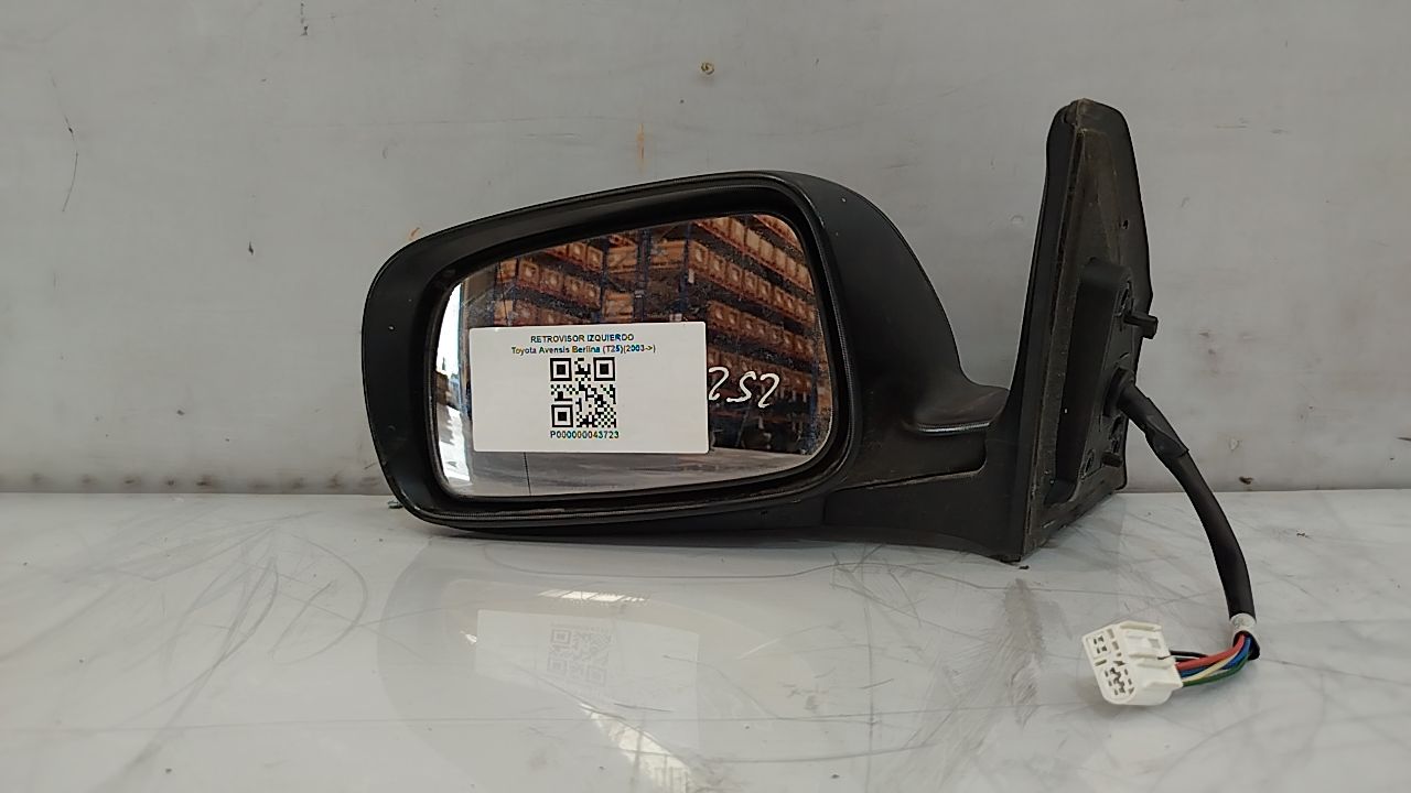 Door mirror left hand 015829 de Toyota Avensis berlina 2003-2009 150 CV con 185000 km