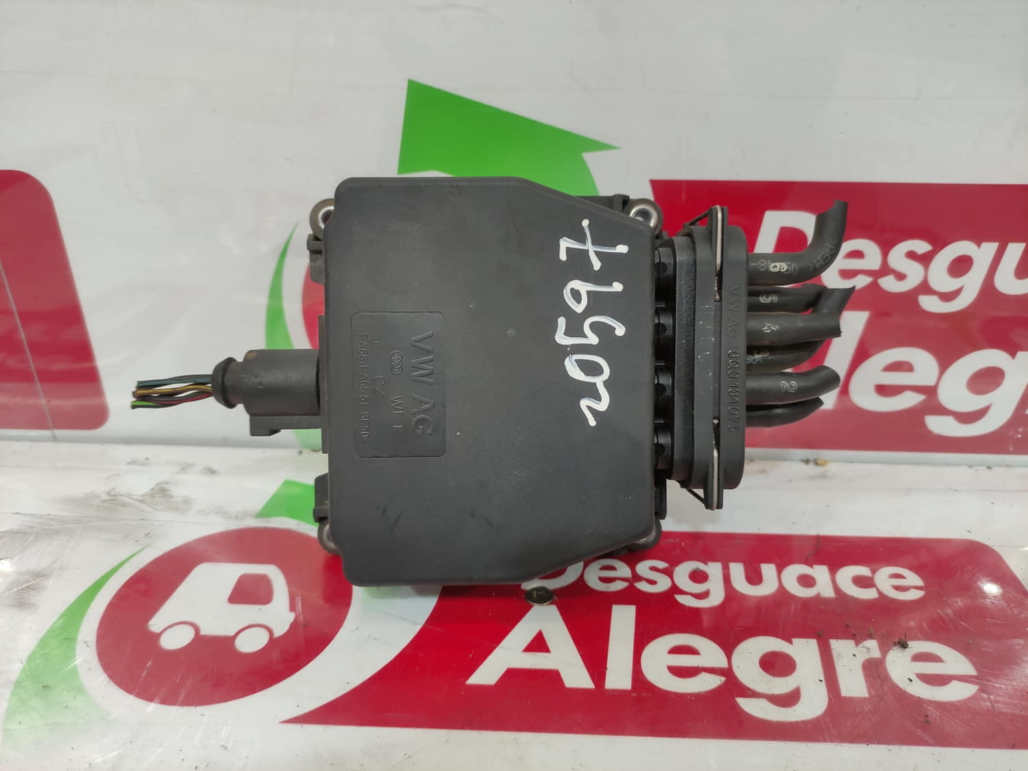 SEAT Leon 2 generation (2005-2012) Solenoid Valve 6Q0131075 24801613