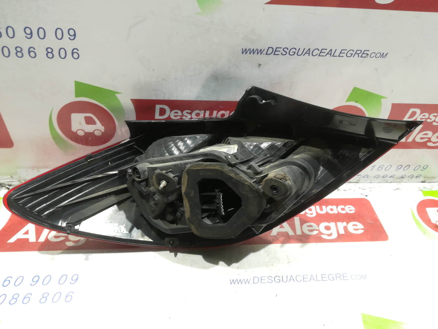 OPEL Corsa D (2006-2020) Rear Right Taillight Lamp 13269051 24797997