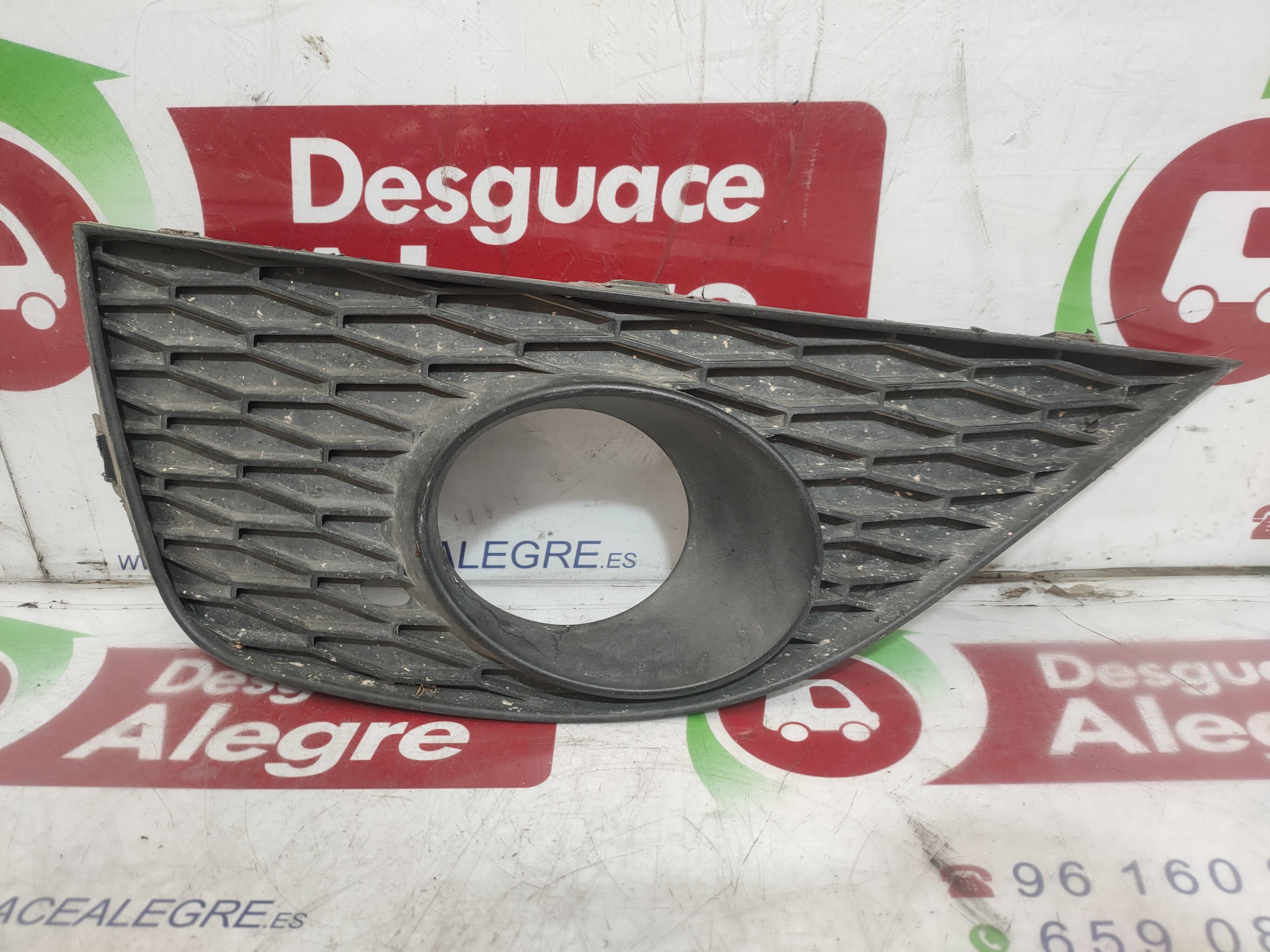 SEAT Ibiza 3 generation (2002-2008) Front Right Grill 6J0853665A 24806656