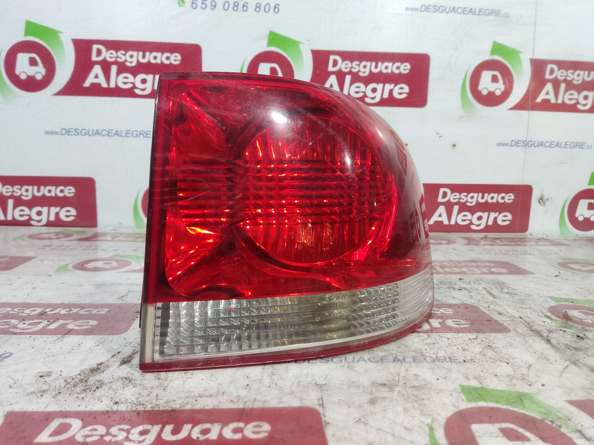 VOLKSWAGEN Touareg 1 generation (2002-2010) Rear Right Taillight Lamp 7L6945096K 24857498