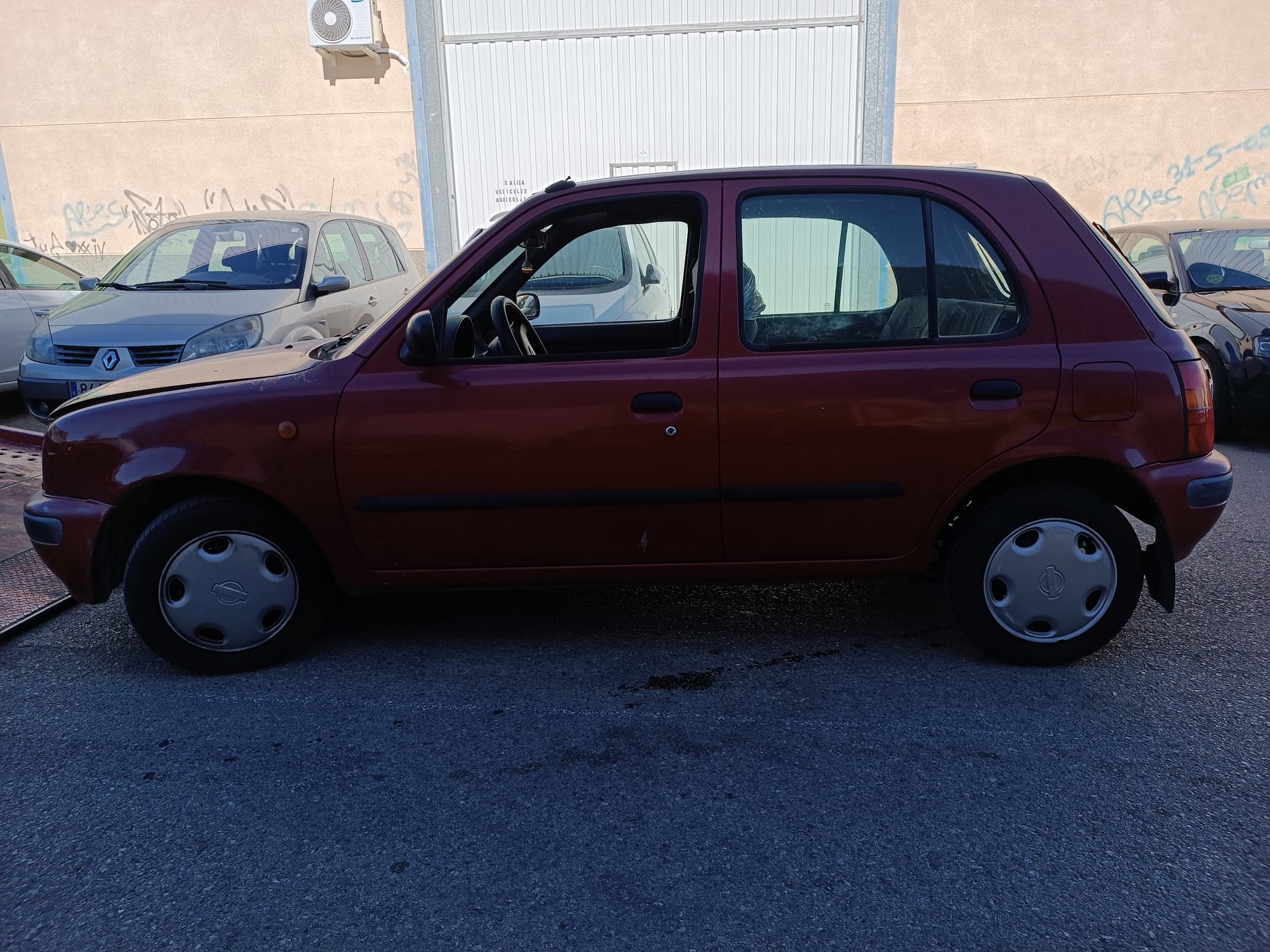 NISSAN Micra K11 (1992-2003) Bakre höger bakljuslampa 24857552