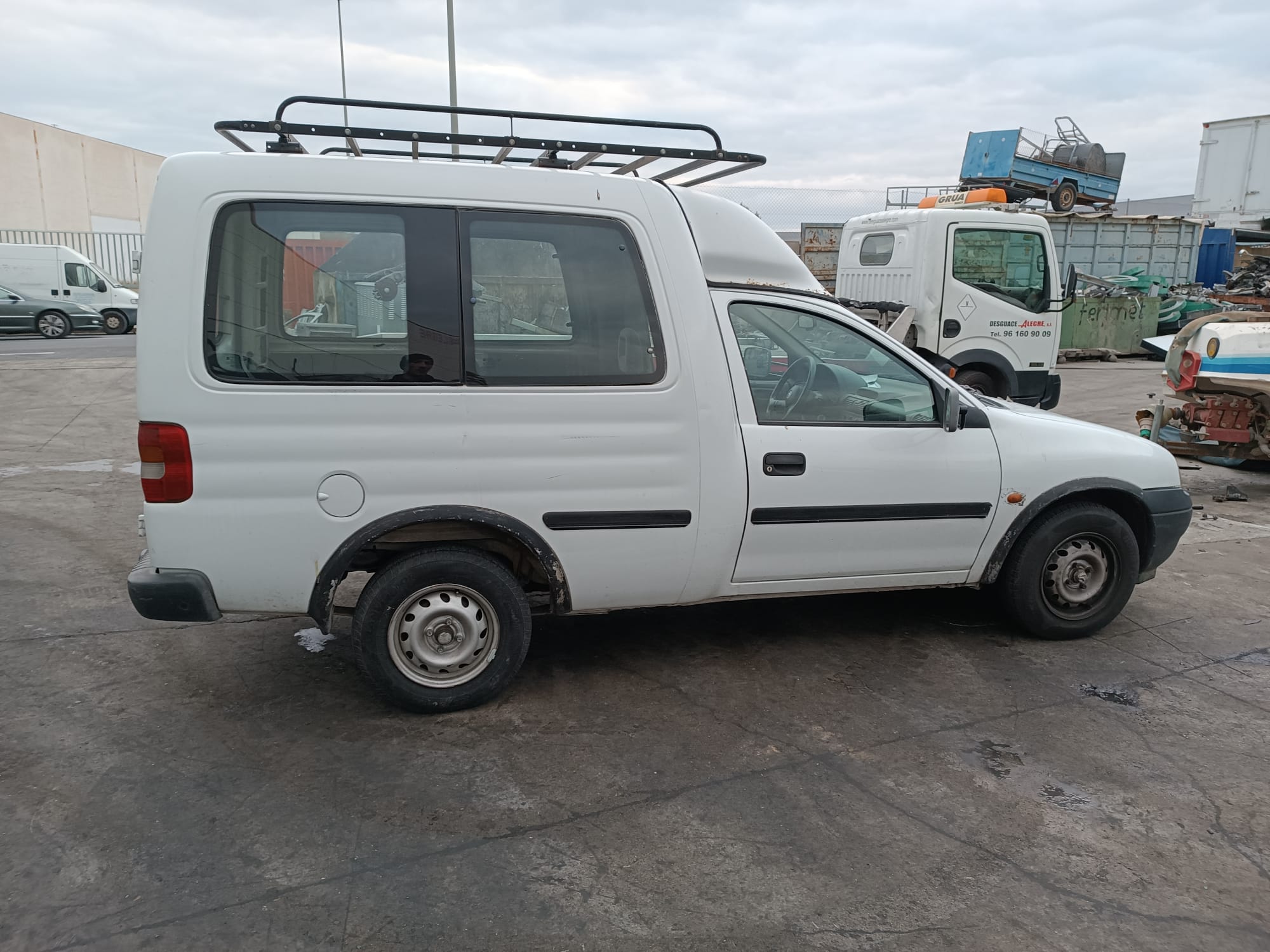 OPEL Combo B (1993-2001) Predné ľavé dvere 24859253